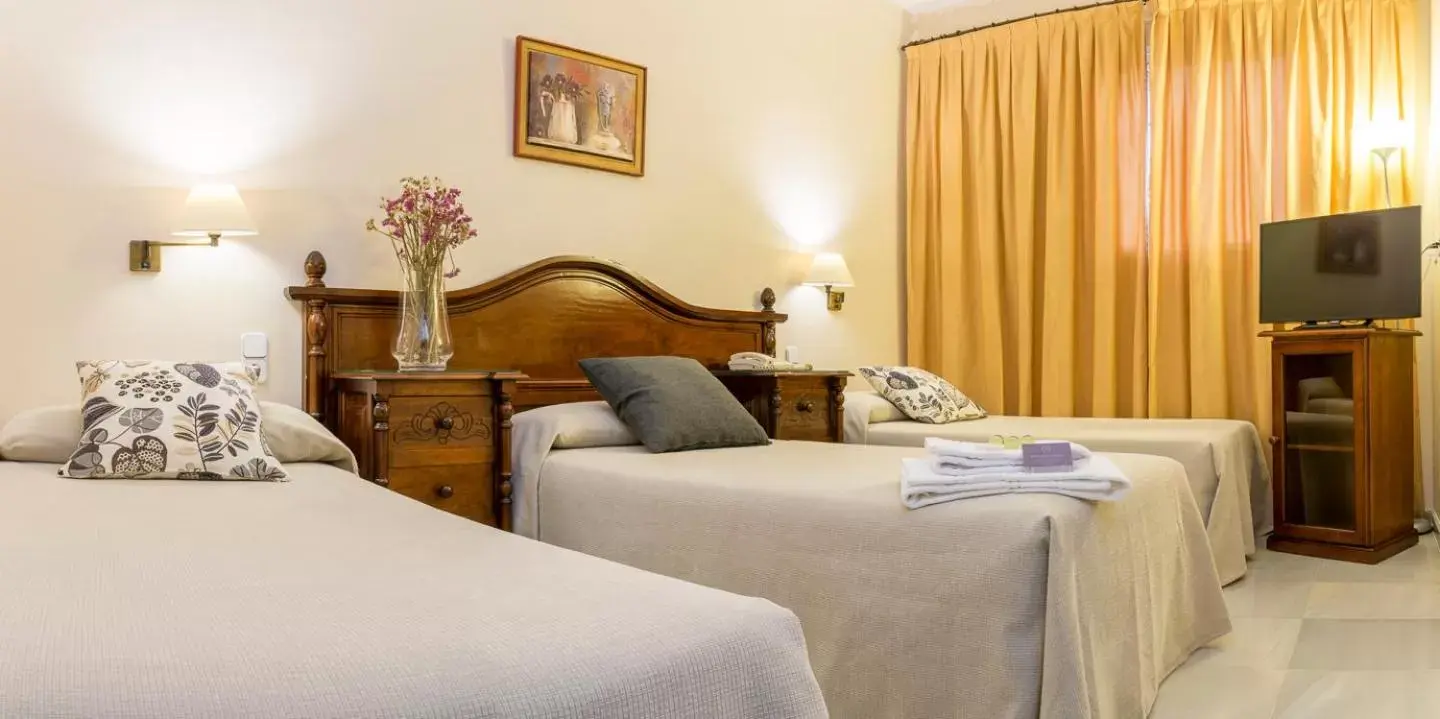 Photo of the whole room, Bed in Hotel Gran Avenida Photo of the whole room, Bed in Hotel Gran Avenida