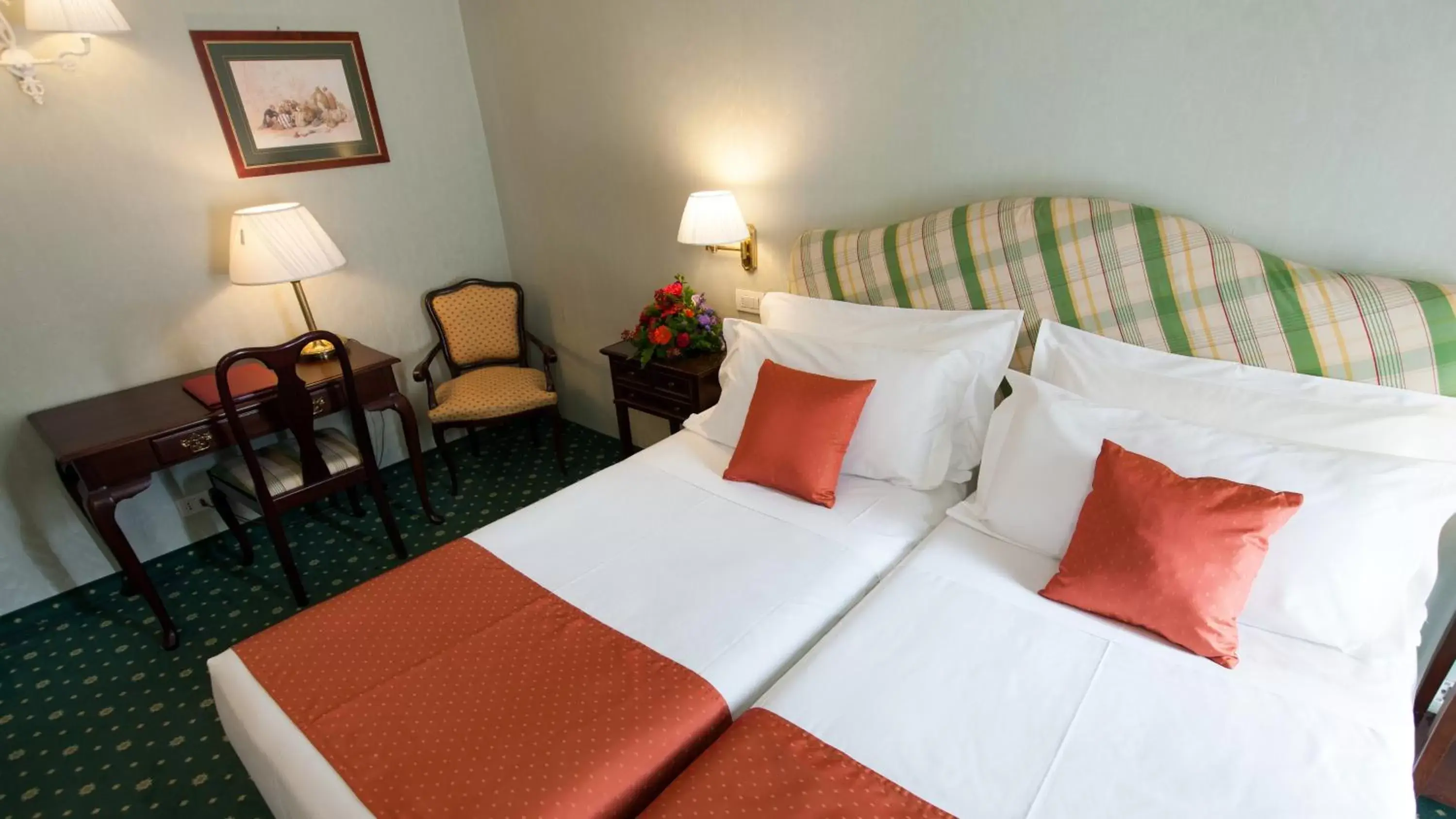 Classic Twin Room in Hotel Victoria & Iside Spa Classic Twin Room in Hotel Victoria & Iside Spa