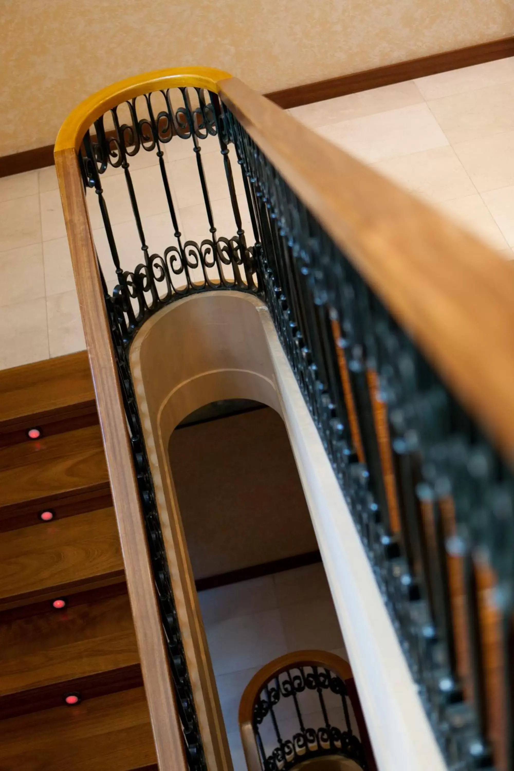 Property building in Victoria 4 Puerta del Sol Property building in Victoria 4 Puerta del Sol