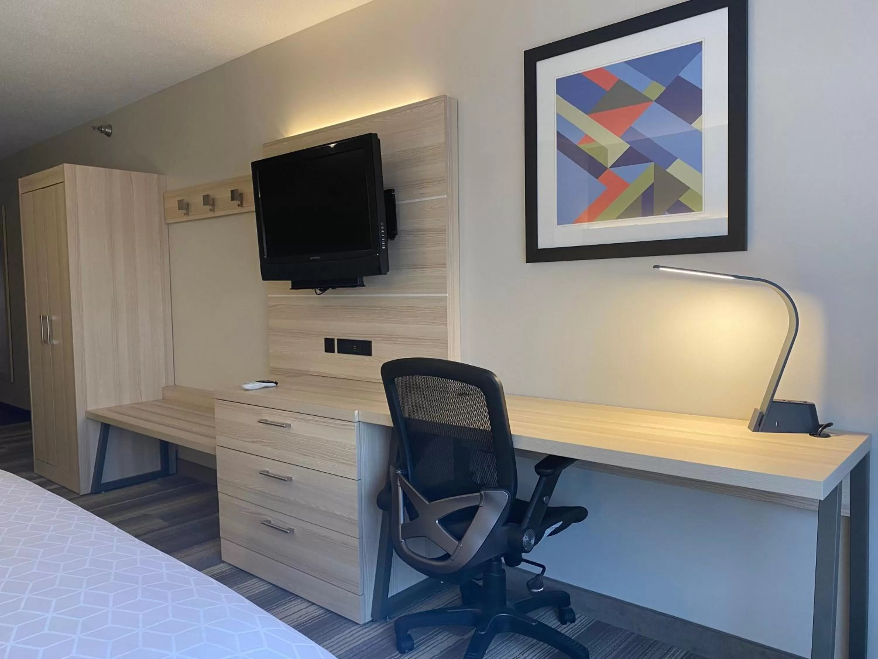 Photo of the whole room, Bed in Holiday Inn Express Hotel & Suites Logansport by IHG