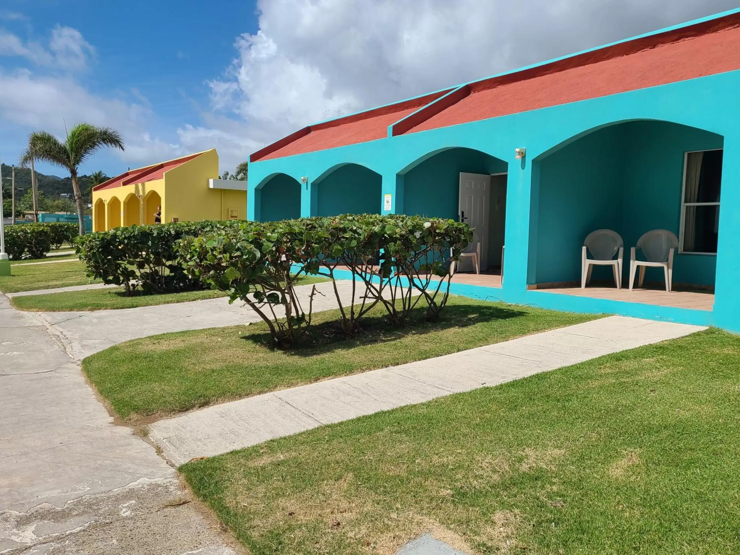 Property building in Parador Maunacaribe - Maunabo Property building in Parador Maunacaribe - Maunabo