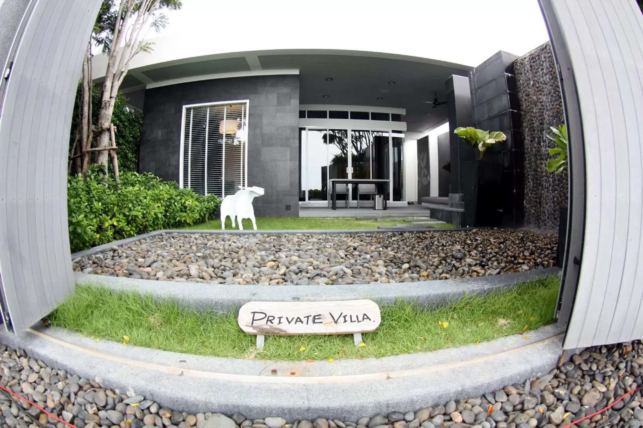 Facade/entrance in Cher Resort Facade/entrance in Cher Resort