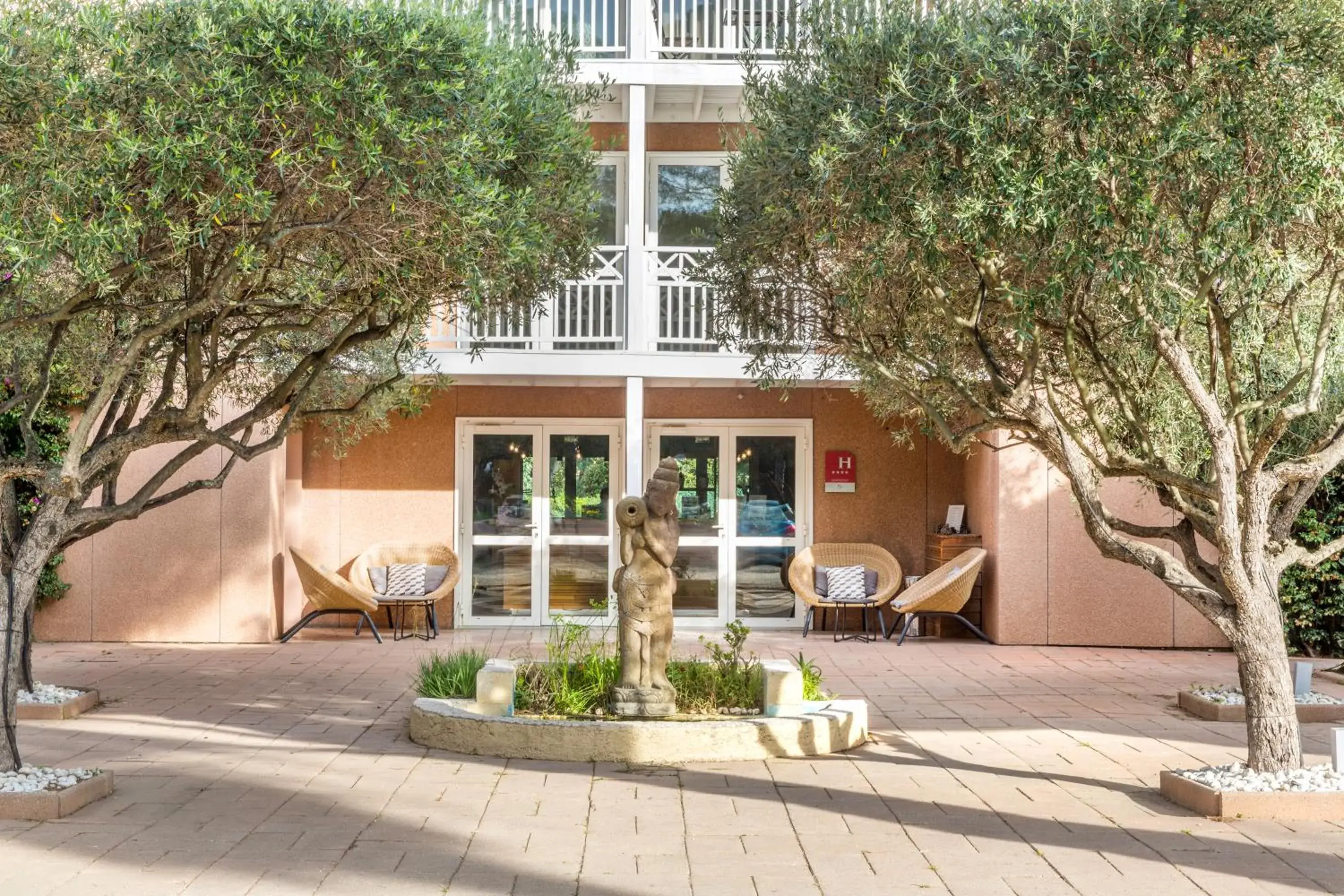 Property Building in Best Western Plus Hyeres Cote D'Azur