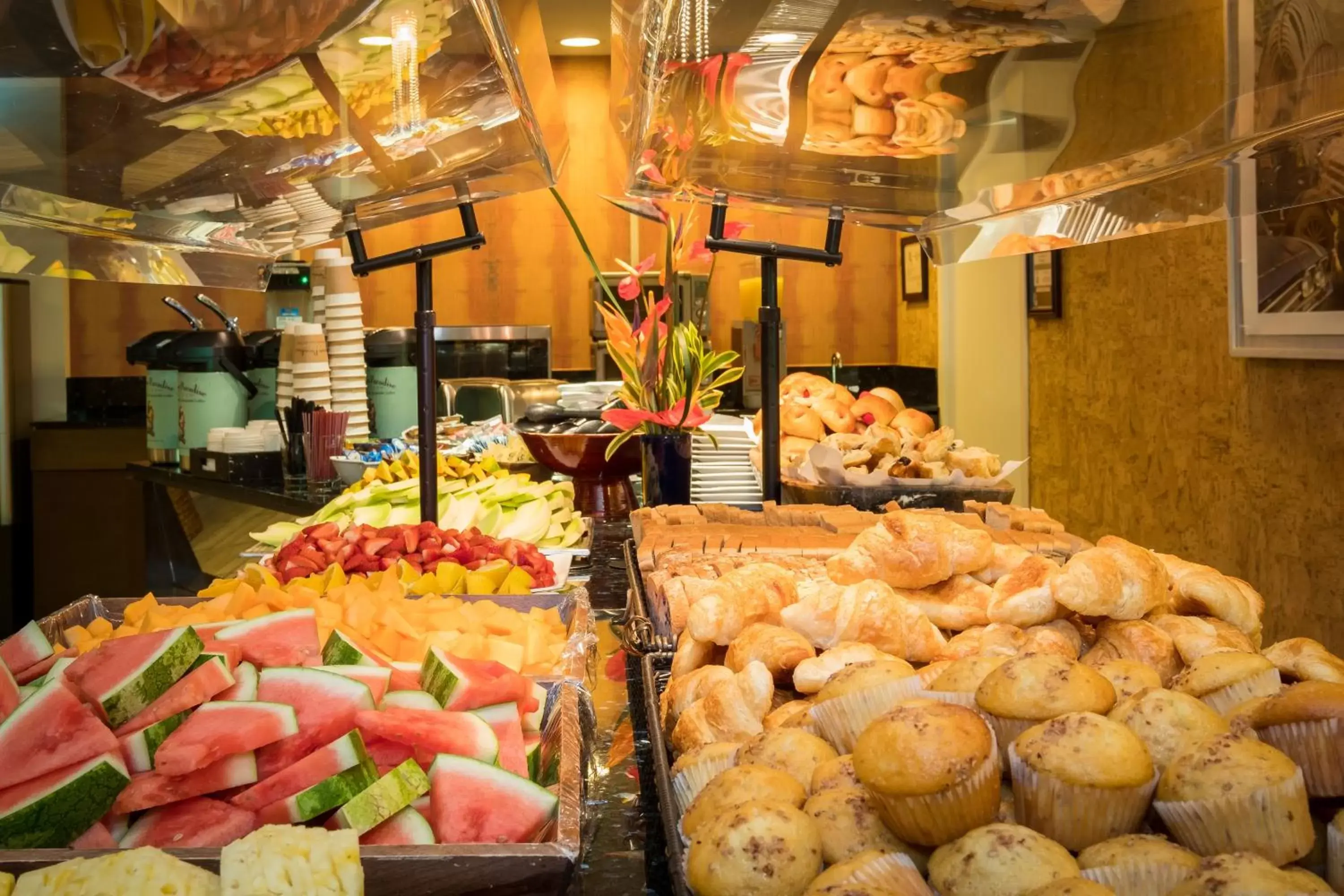 Continental breakfast, Food in VIVE Hotel Waikiki