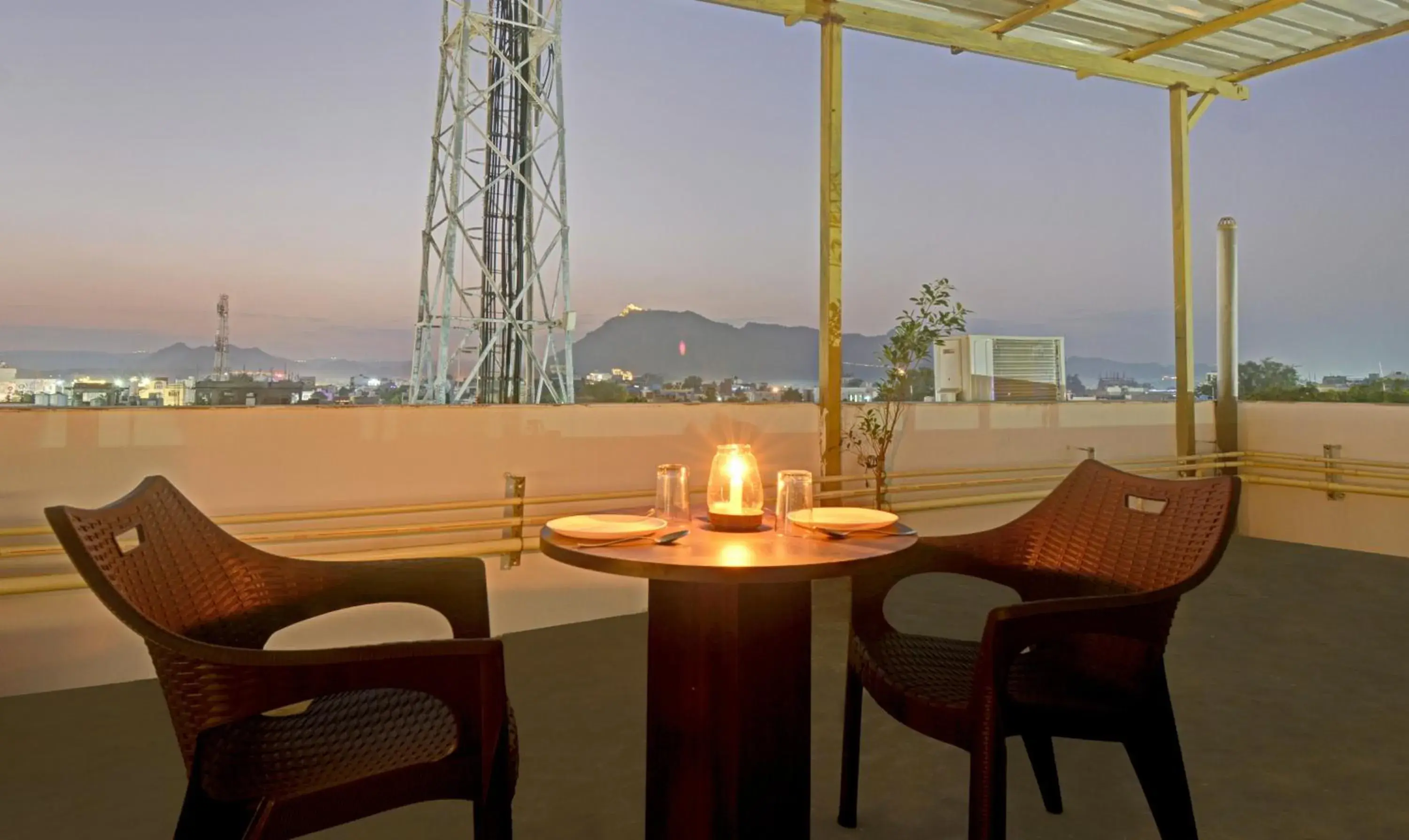 Restaurant/places to eat in Treebo Paras Raj Near City Palace Restaurant/places to eat in Treebo Paras Raj Near City Palace