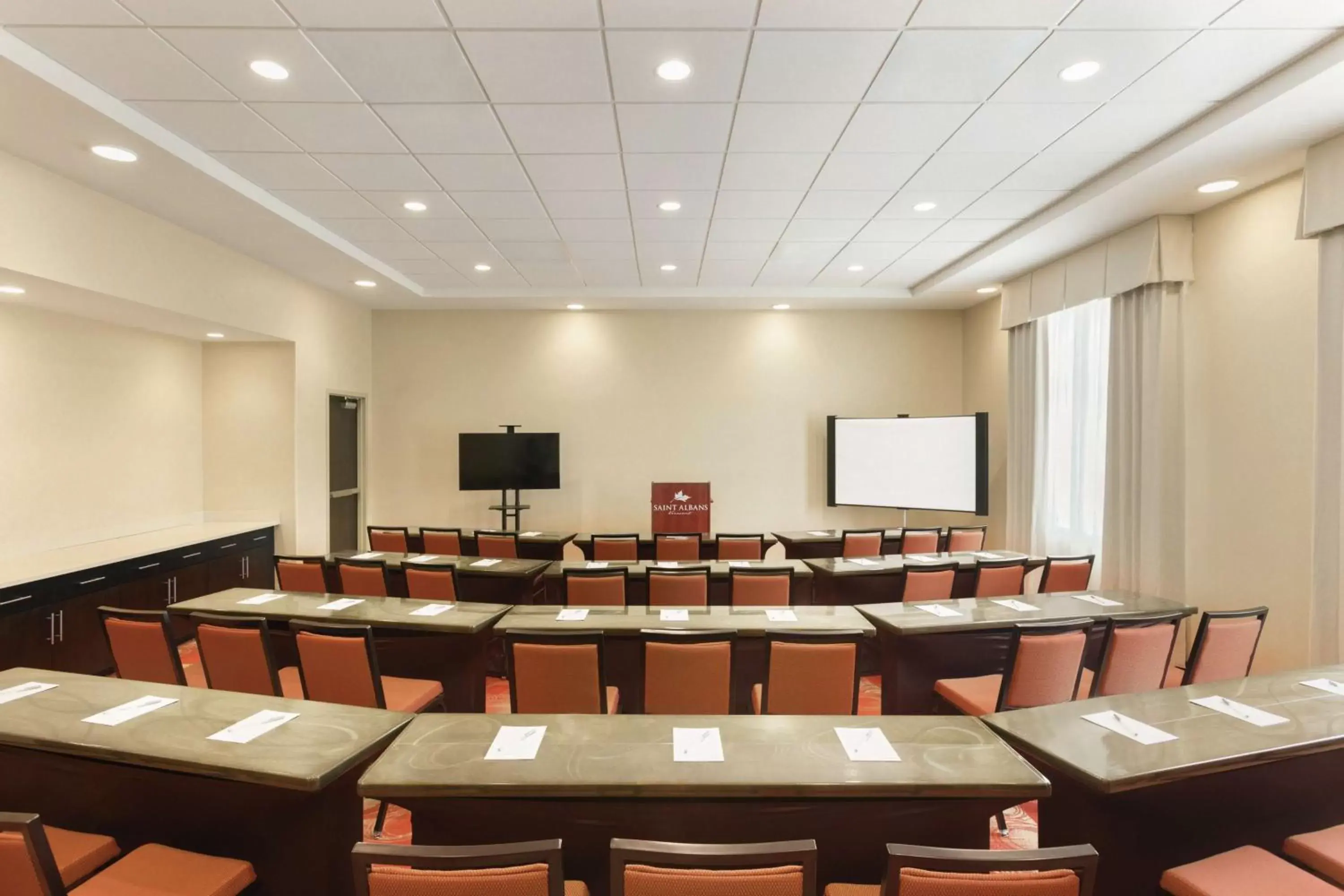 Meeting/conference room in Hampton Inn, St. Albans Vt