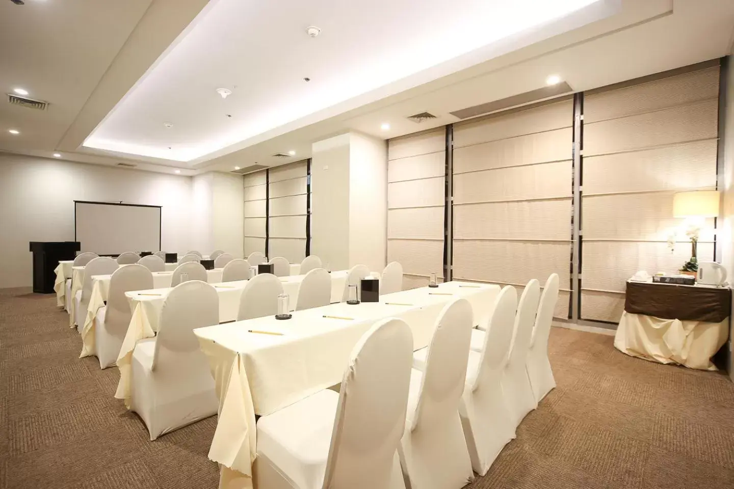 Banquet/Function facilities in Infinity Tower Suites