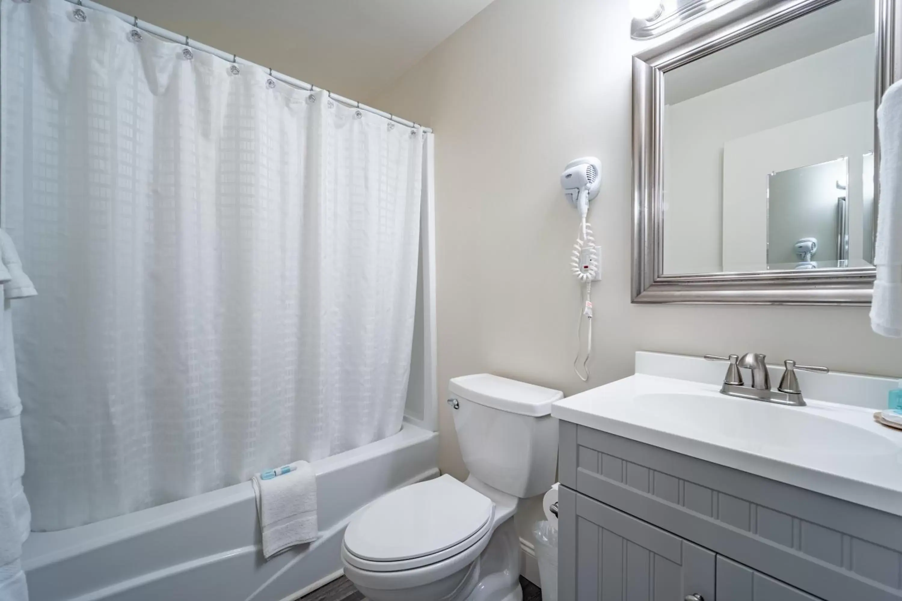 Bathroom in Ocean Glass Inn