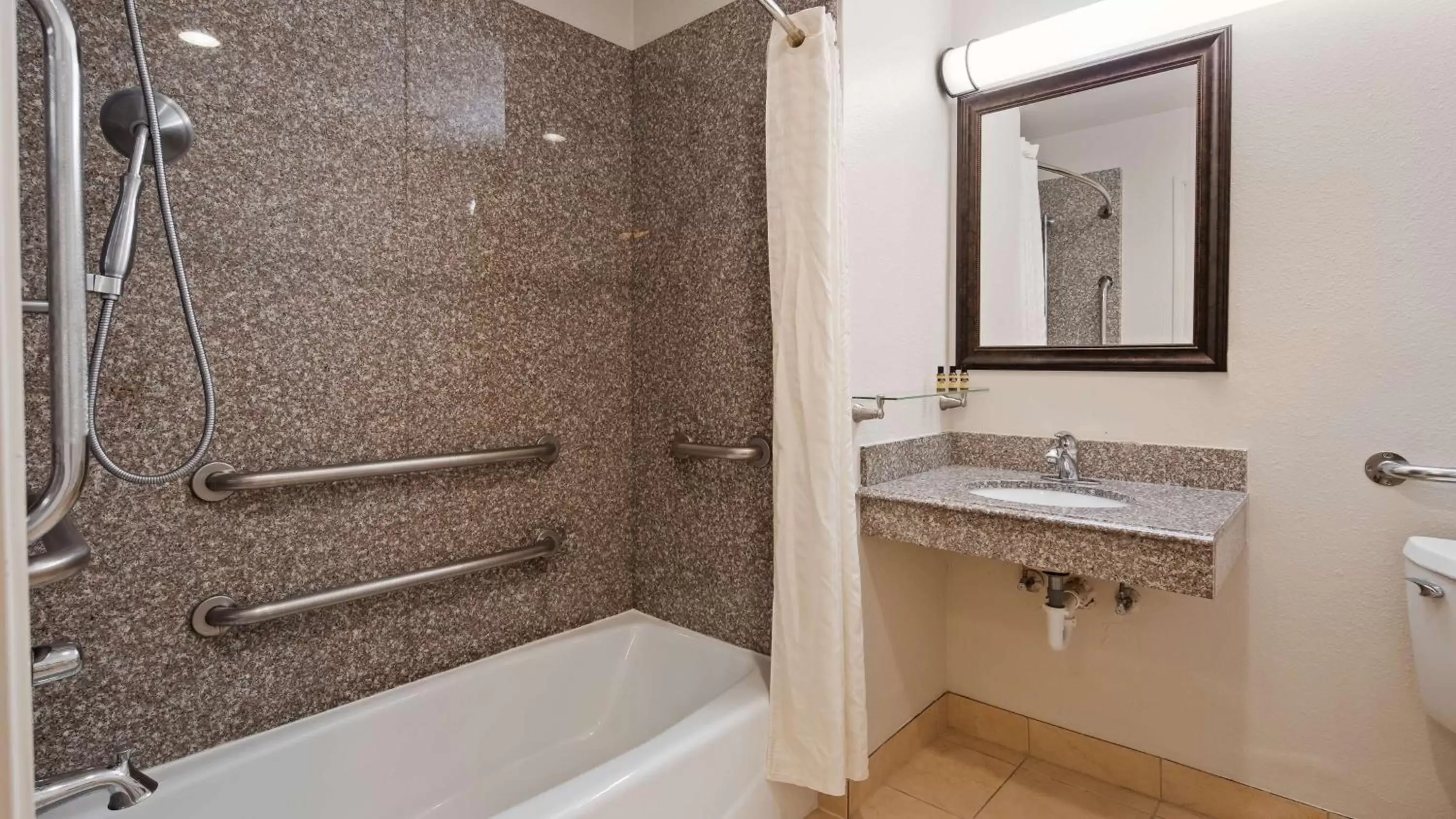 Bathroom in Best Western Plus Kansas City Airport - KCI East