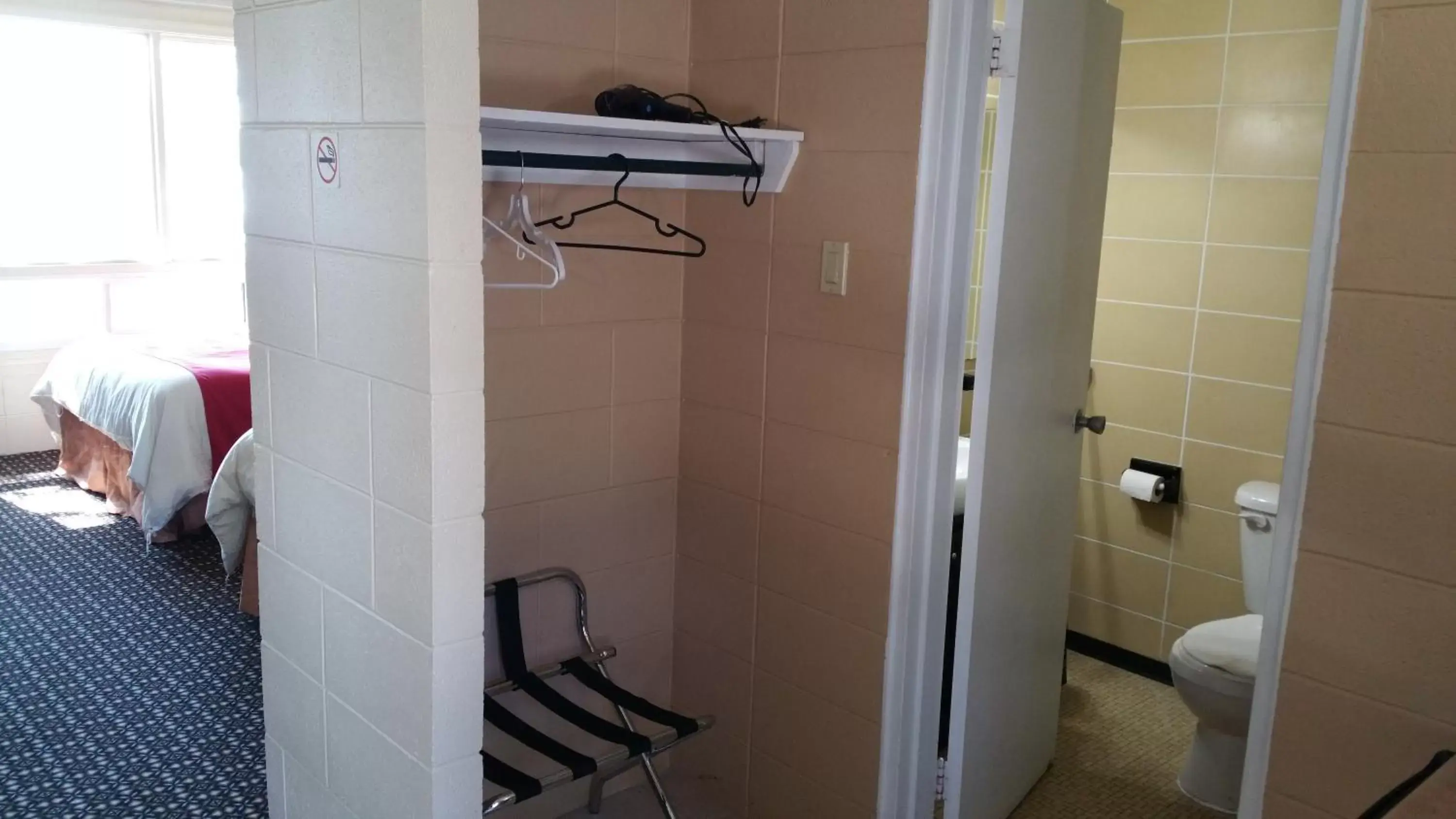 Bathroom in Riverview Motel