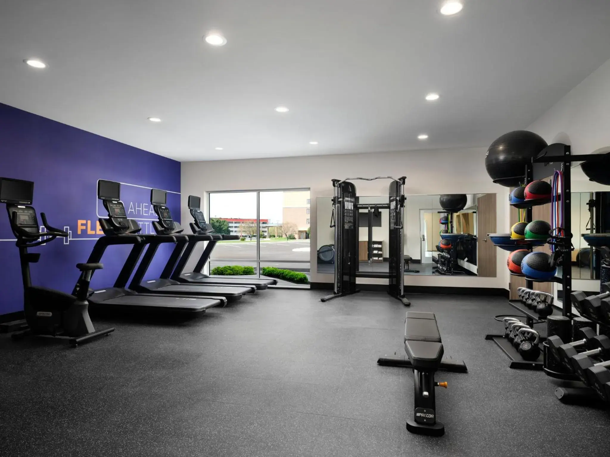 Fitness centre/facilities in Holiday Inn Express & Suites Lima by IHG Fitness centre/facilities in Holiday Inn Express & Suites Lima by IHG