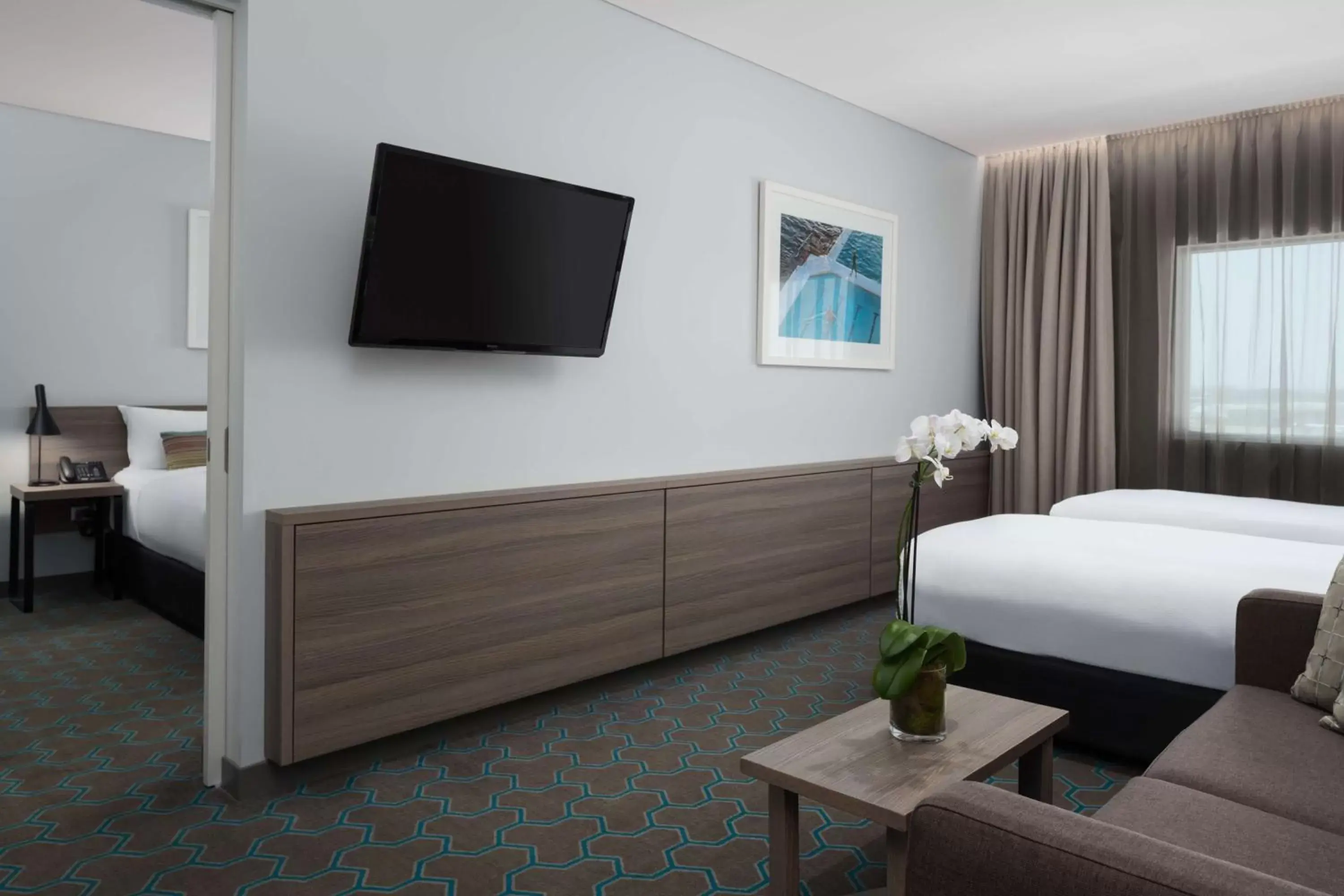 Photo of the whole room, Bed in Rydges Sydney Airport Hotel
