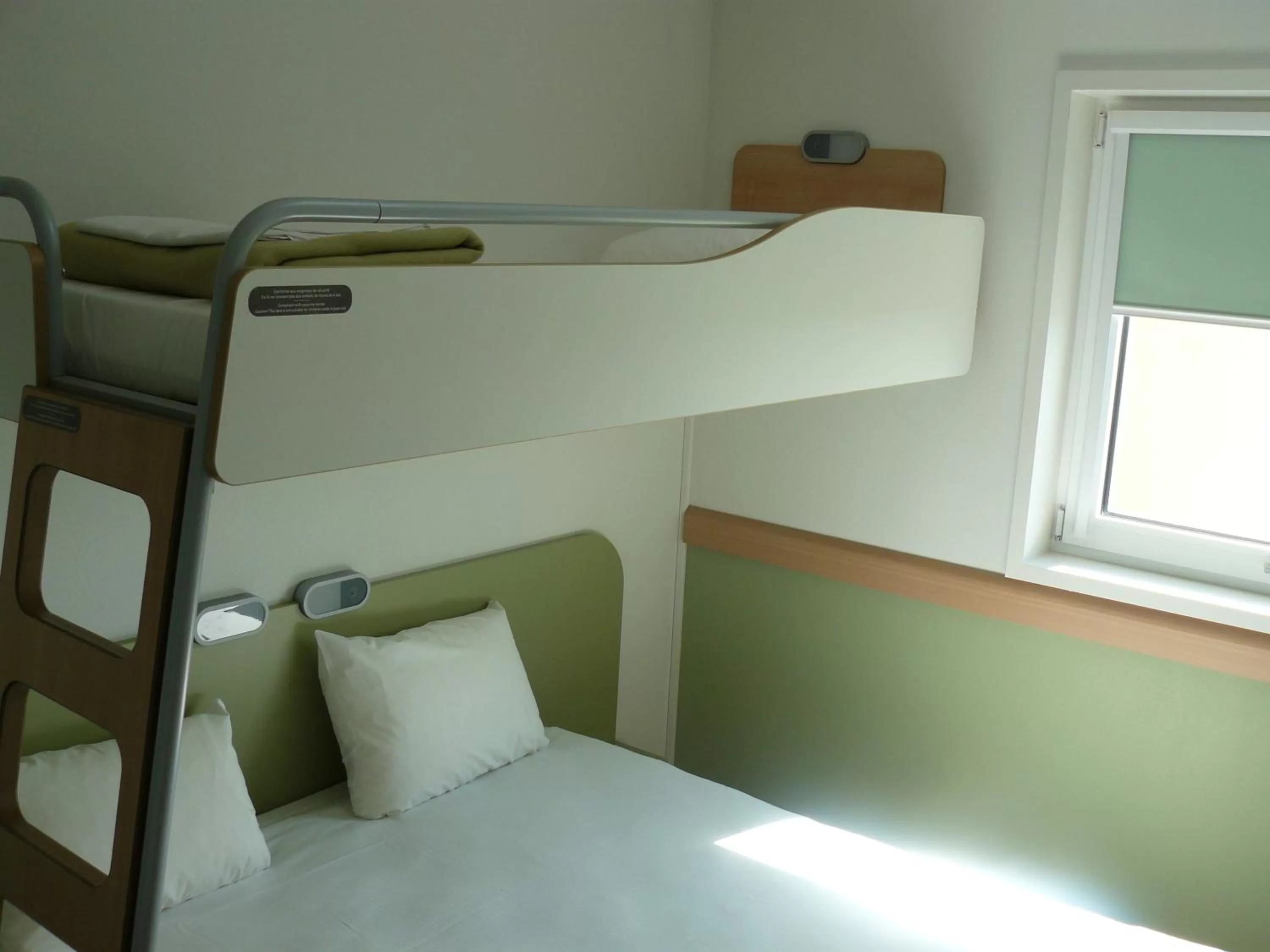 Bed in ibis Budget Luxembourg Sud