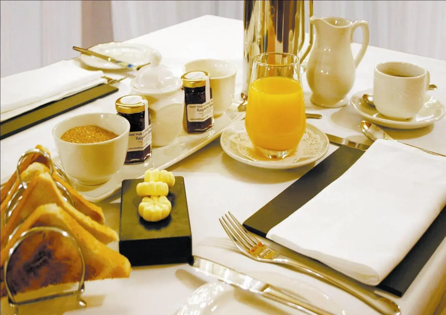 Breakfast in Glen-Yr-Afon House Hotel
