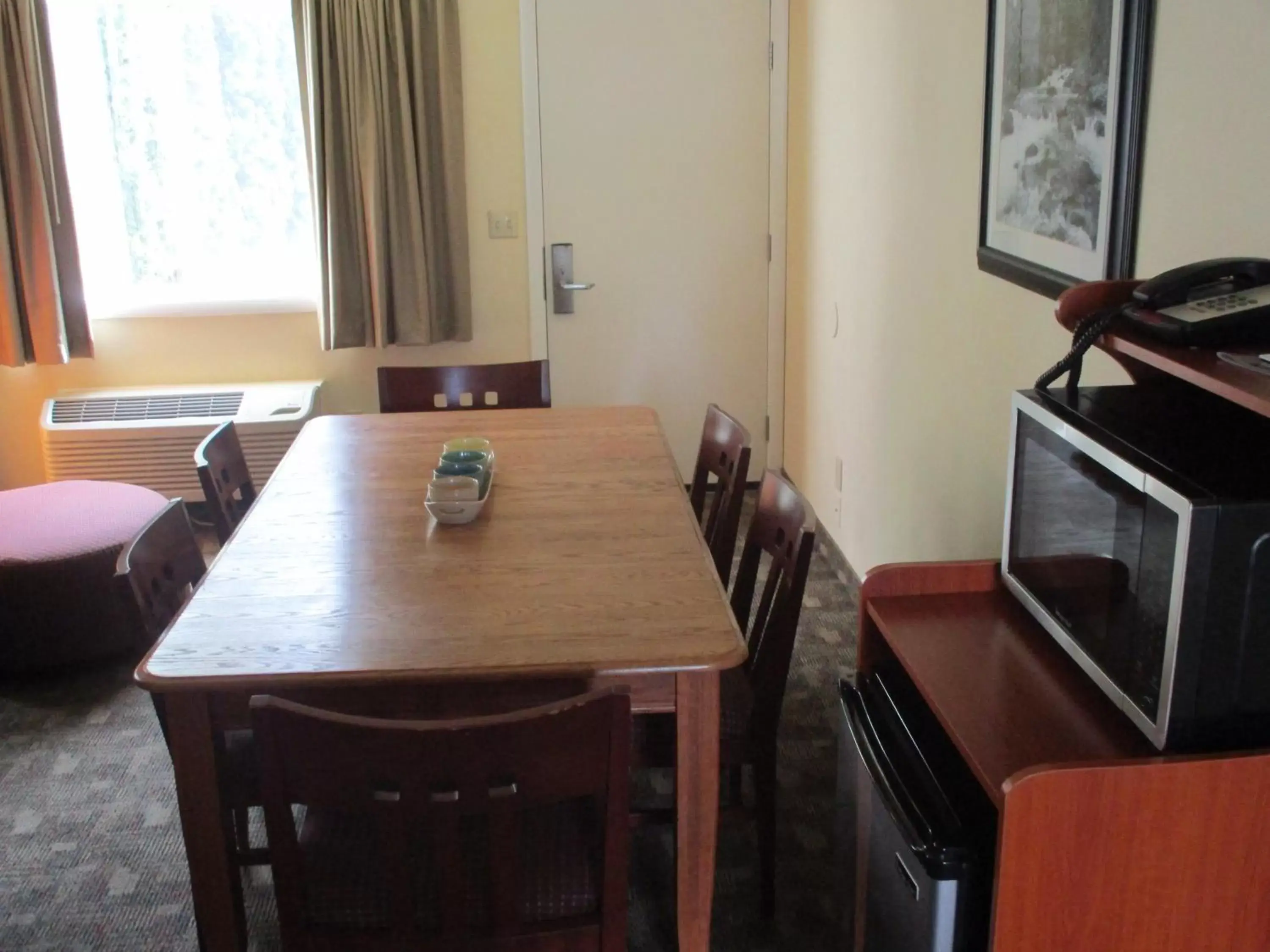 Dining Area in Cocusa Motel