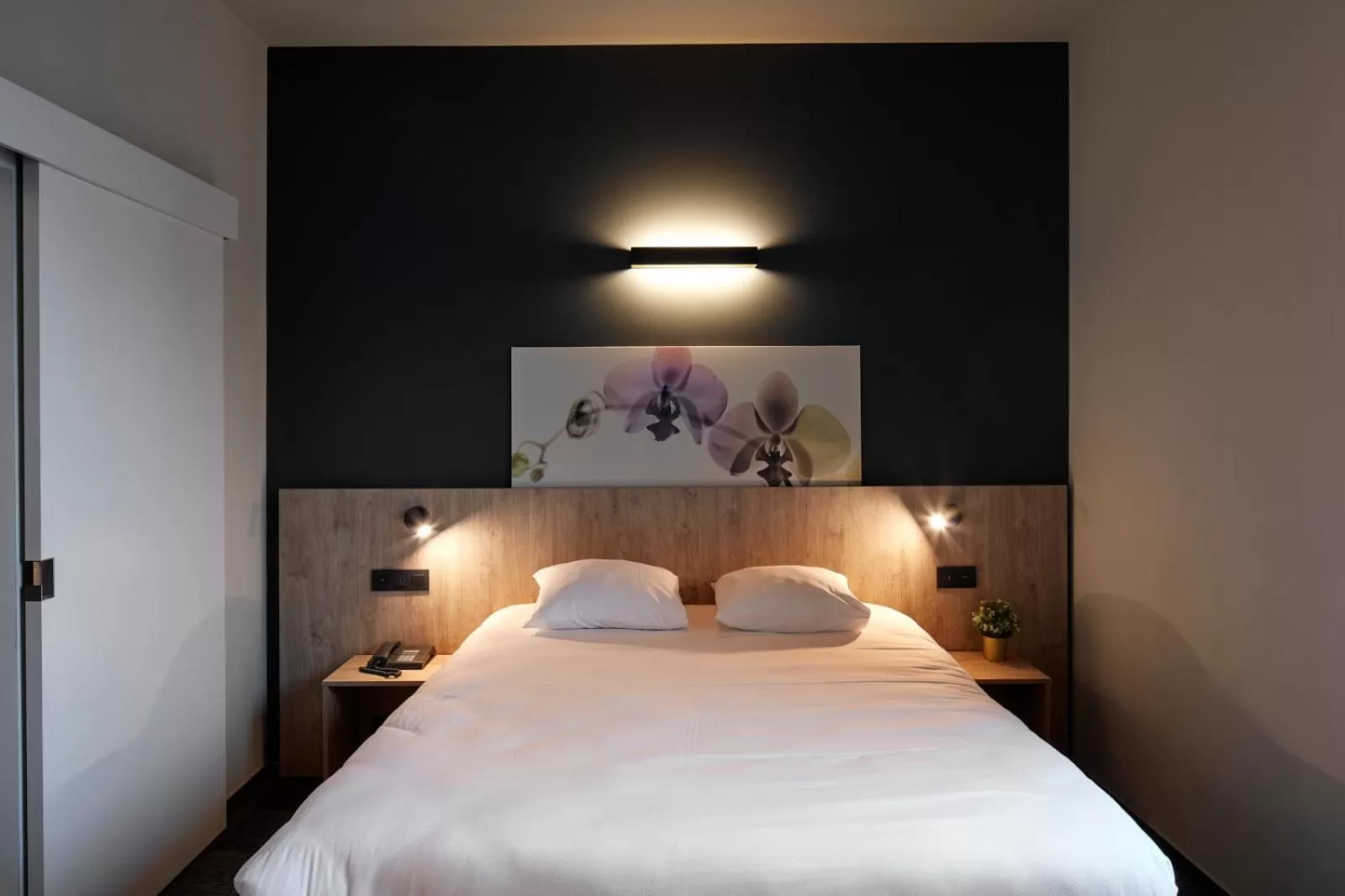 Bed in Alpha Hotel and Aparthotel