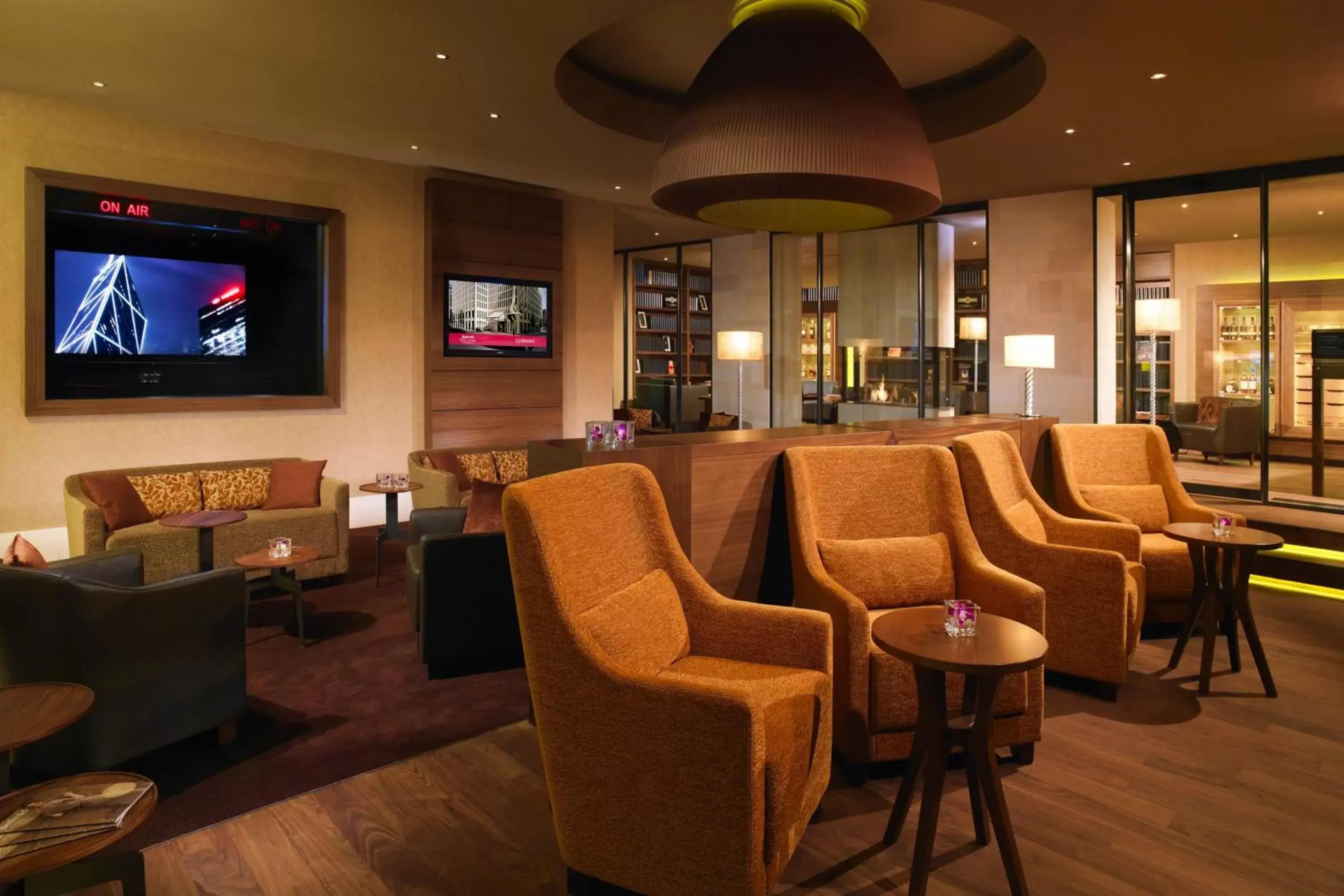 Lobby or reception, Lounge/Bar in Berlin Marriott Hotel