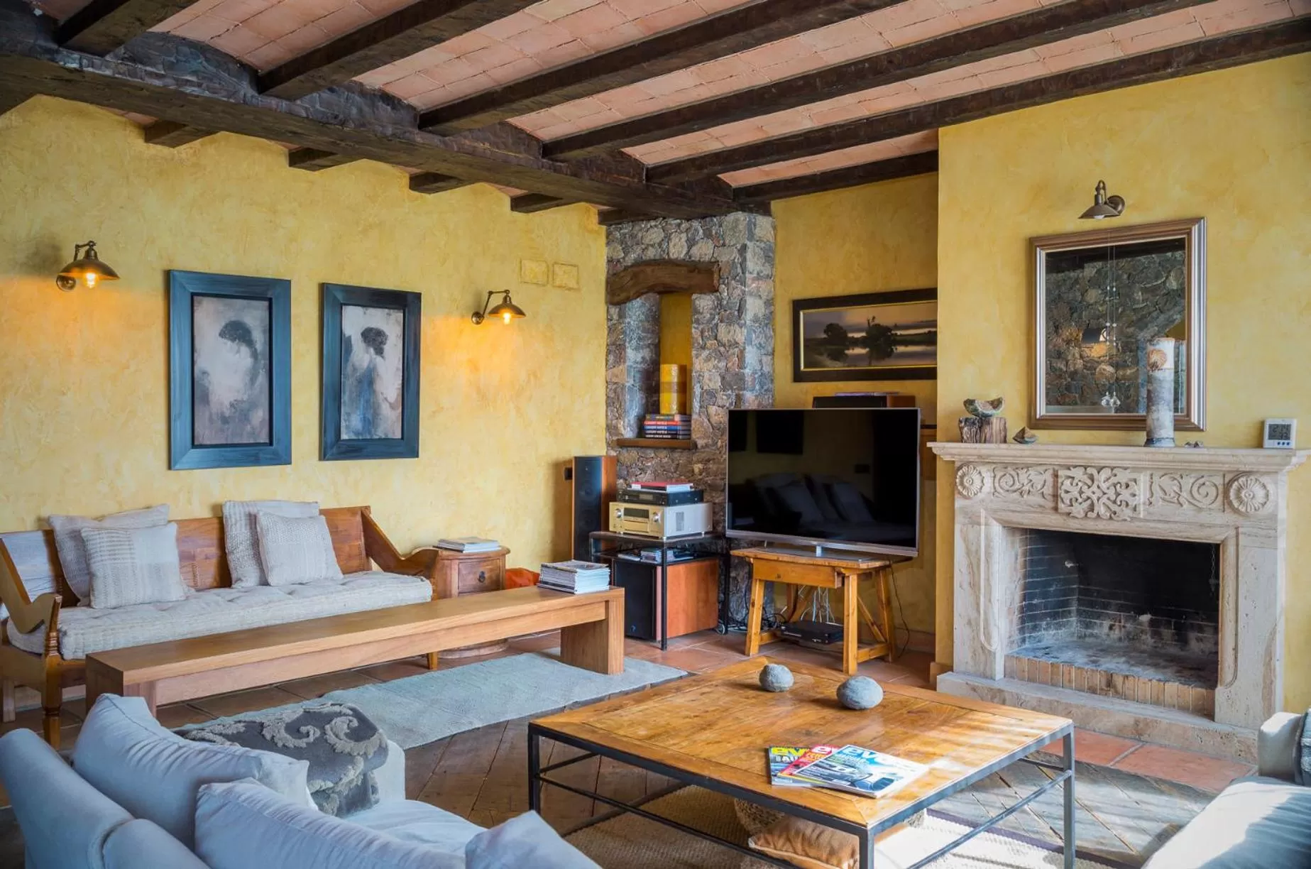 Communal lounge/ TV room in Serrat del Vent - Adults only