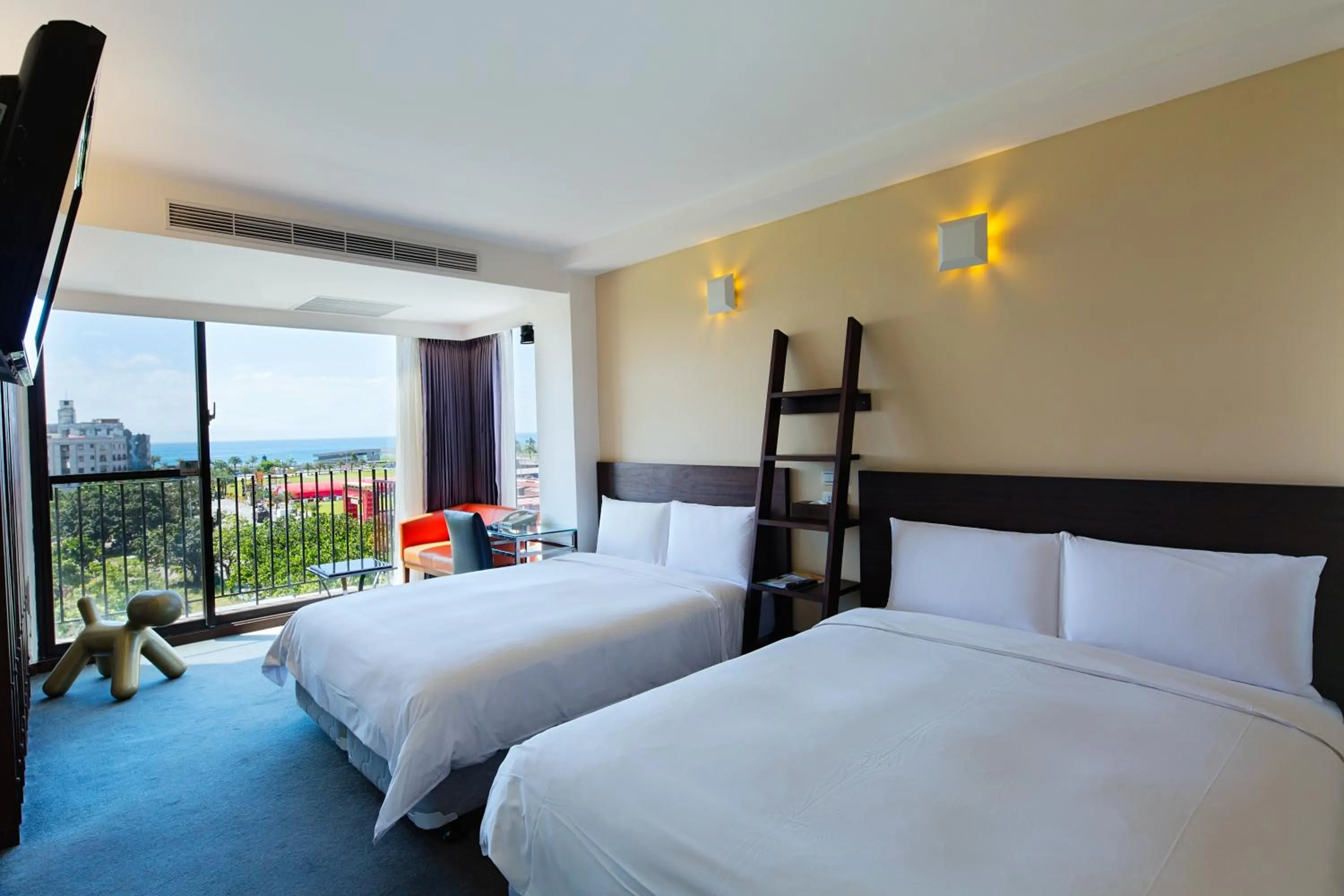 Photo of the whole room, Bed in Hotel Les Champs Hualien