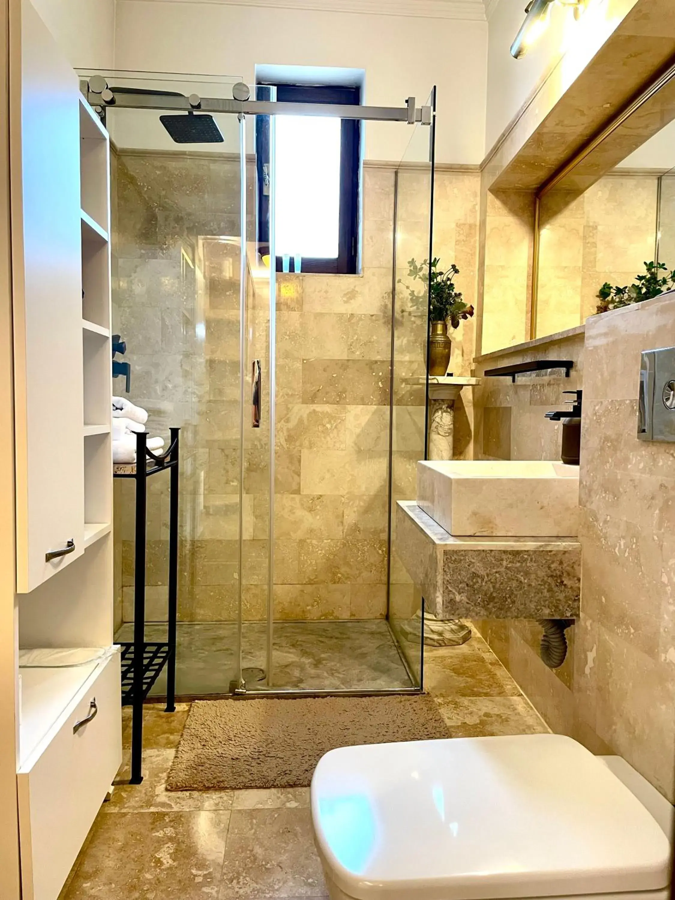 Bathroom in Arc de Triomphe by Residence Hotels