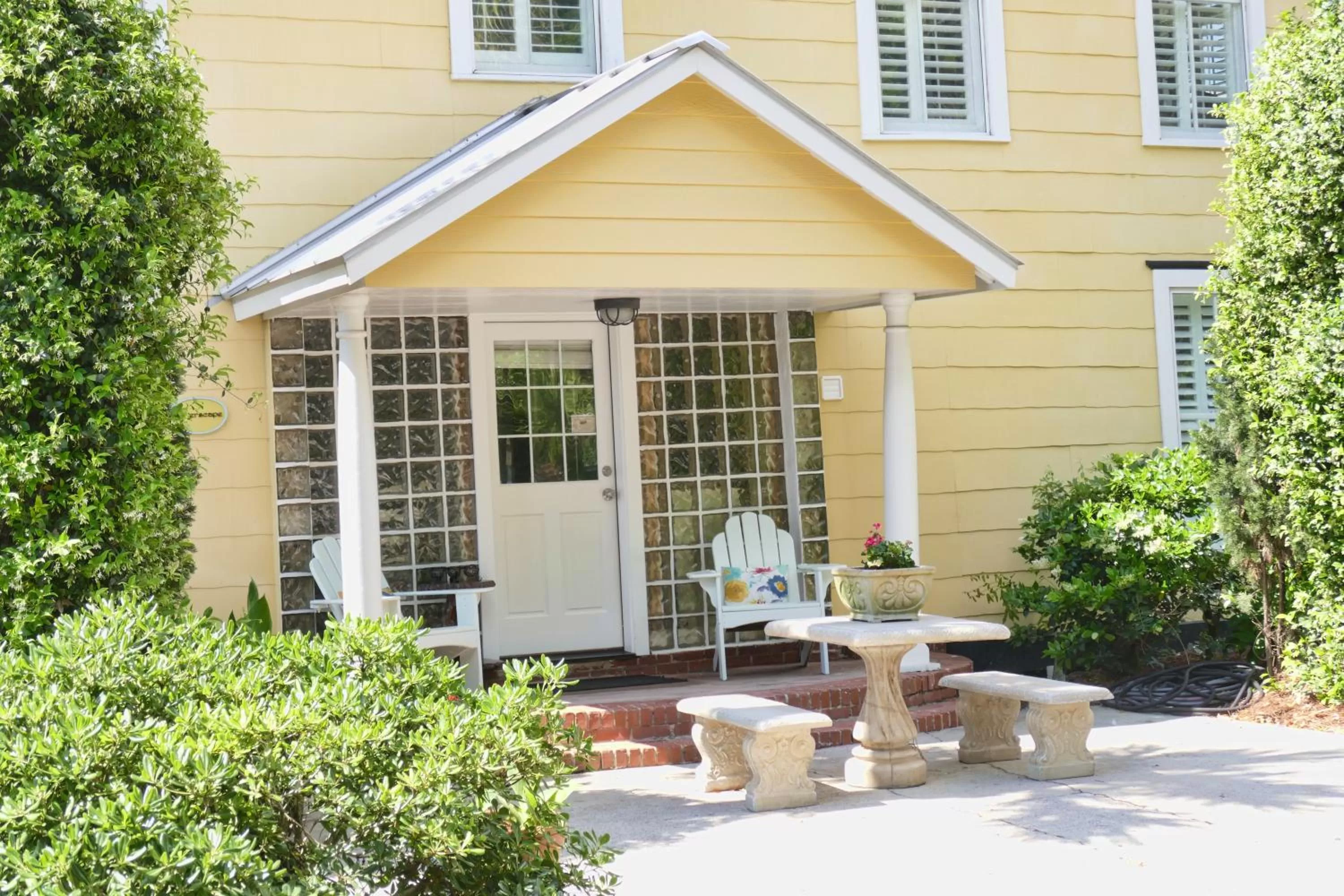 Patio in Beachview Inn and Spa