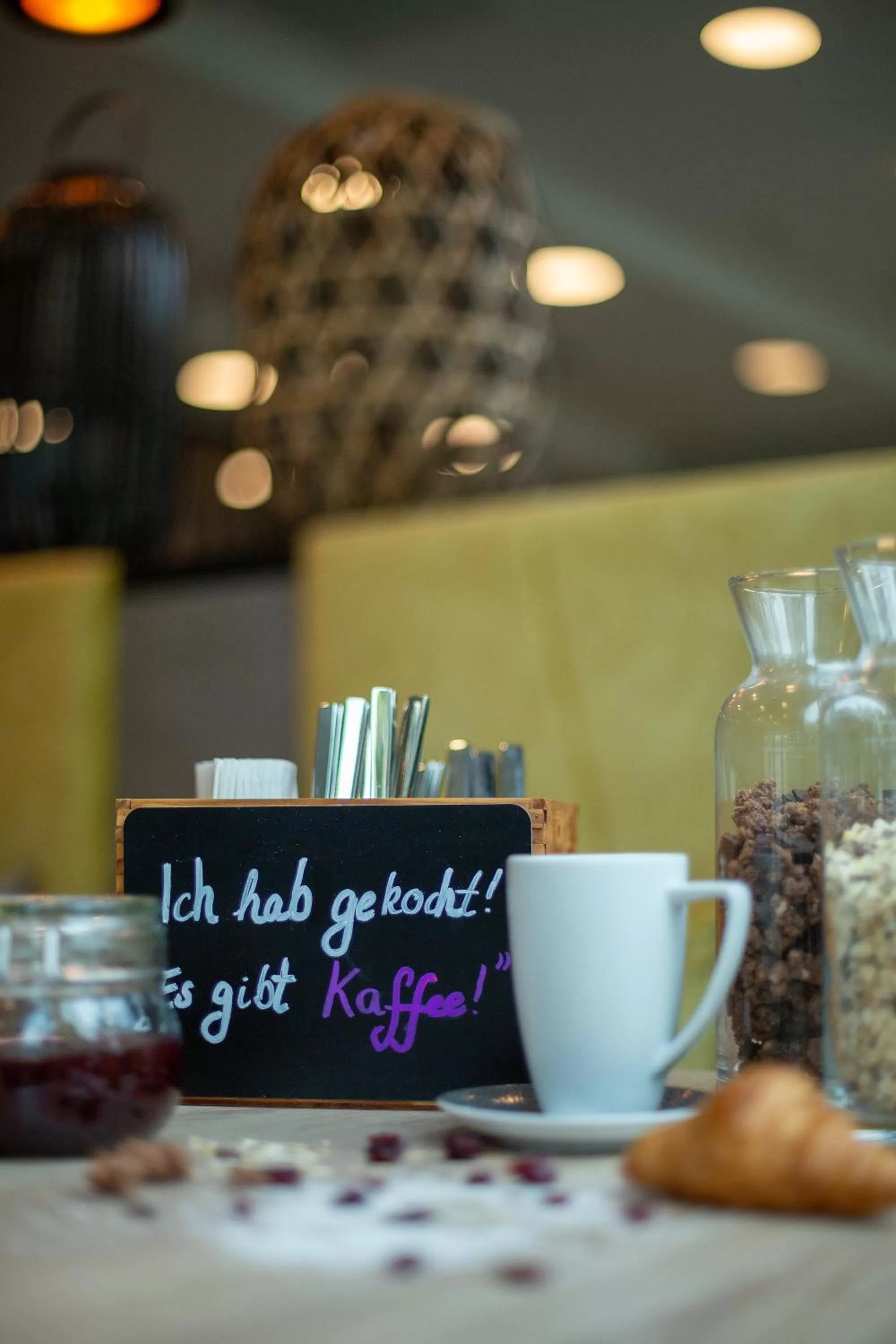 Coffee/tea facilities in Holiday Inn - the niu, Fury Aschheim Messe by IHG