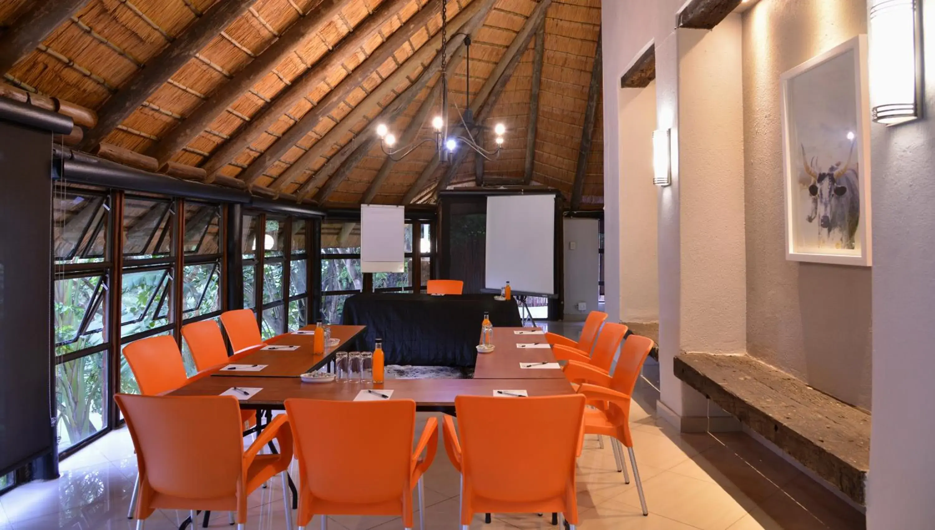 Meeting/conference room, Restaurant/Places to Eat in eBundu Lodge