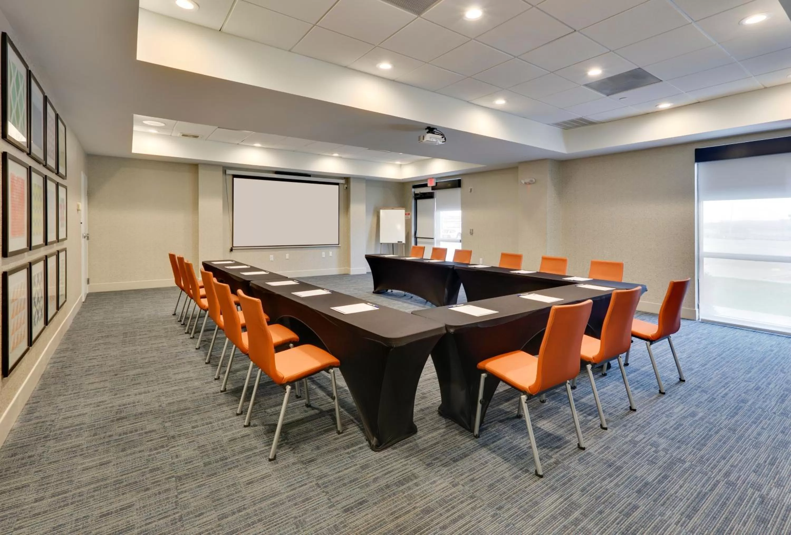 Meeting/conference room in Holiday Inn Express & Suites Irving Conv Ctr - Las Colinas by IHG