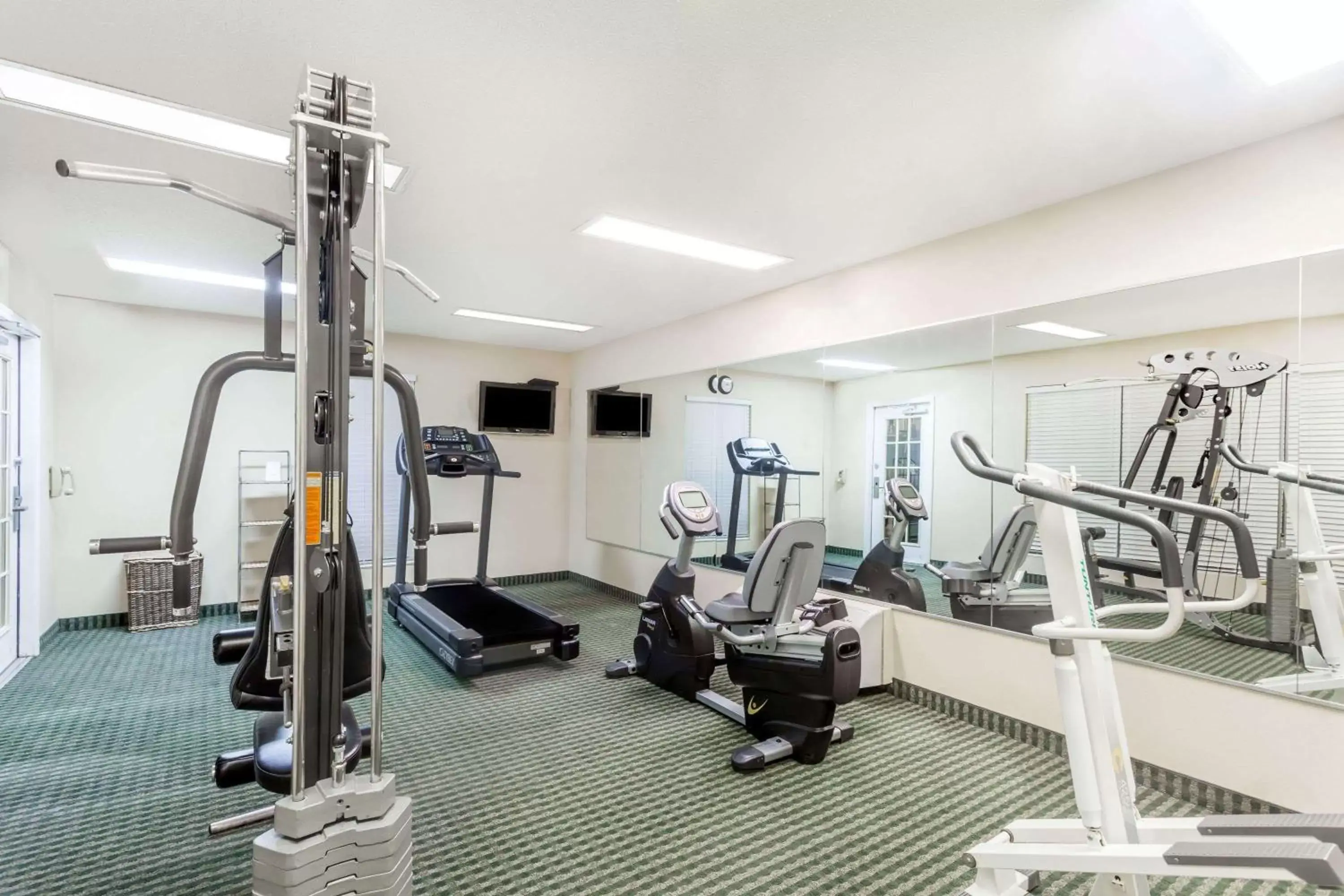 Fitness centre/facilities, Fitness Center/Facilities in Baymont by Wyndham Florence/Muscle Shoals