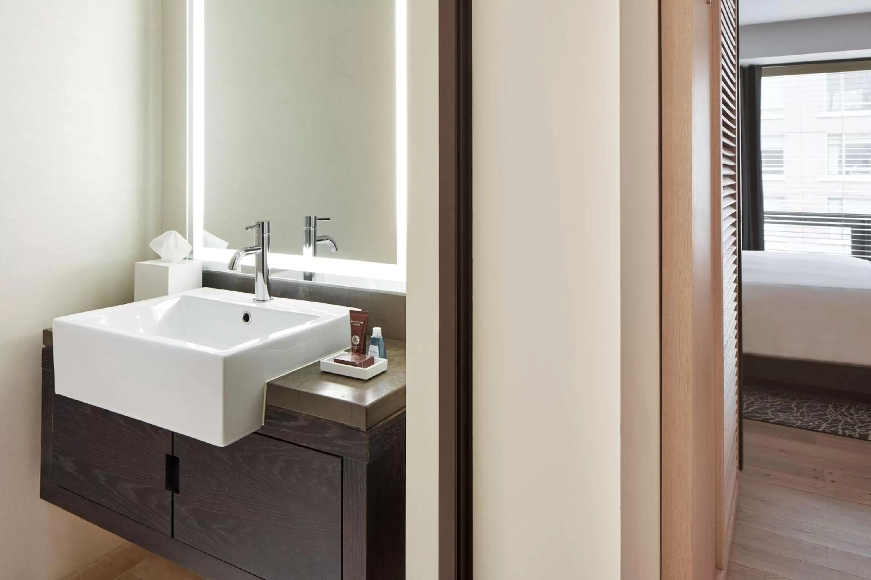 Bathroom, Bed in Conrad New York Downtown