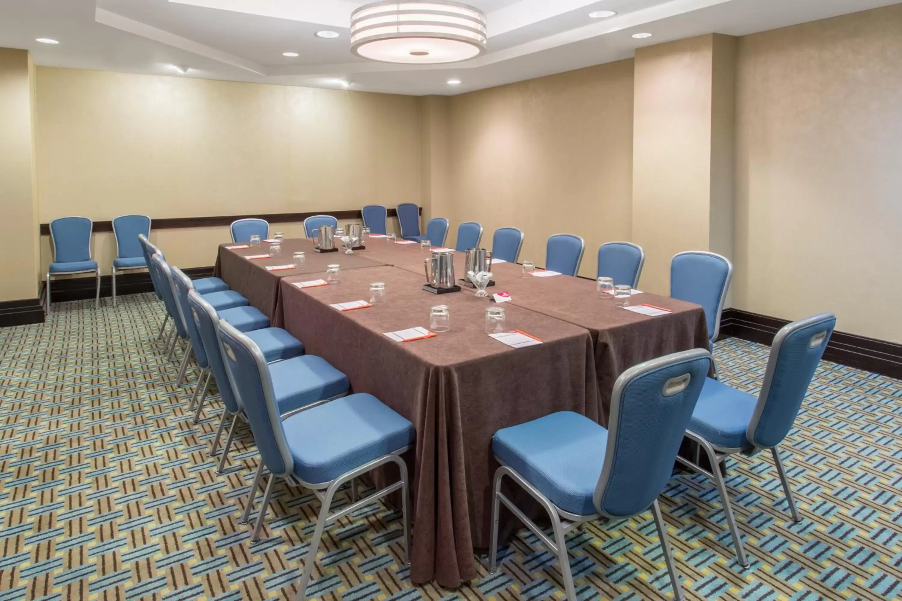 Meeting/conference room in Crowne Plaza Hotel St. Louis Airport, an IHG Hotel