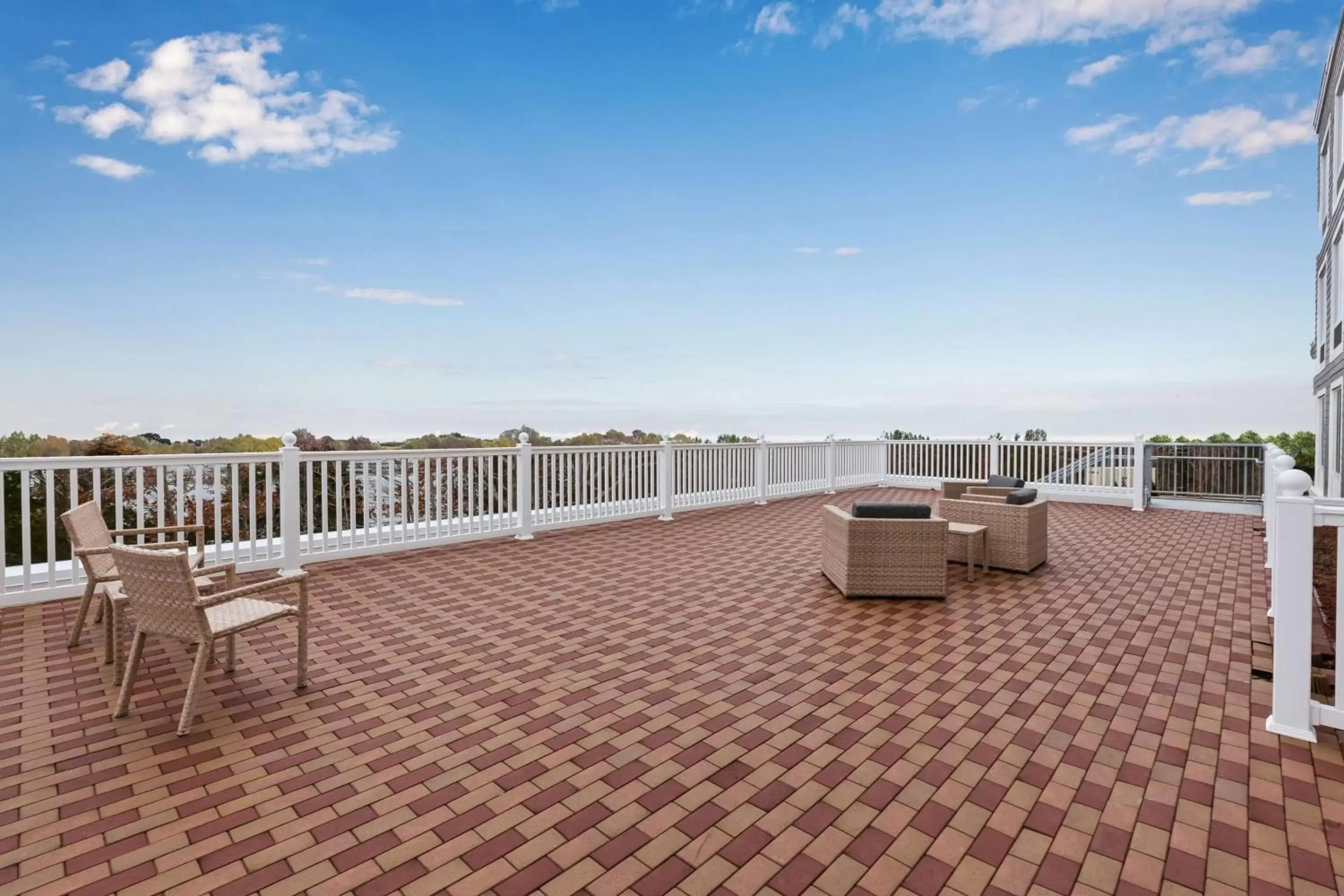 Patio in Hampton Inn Cape Cod Canal