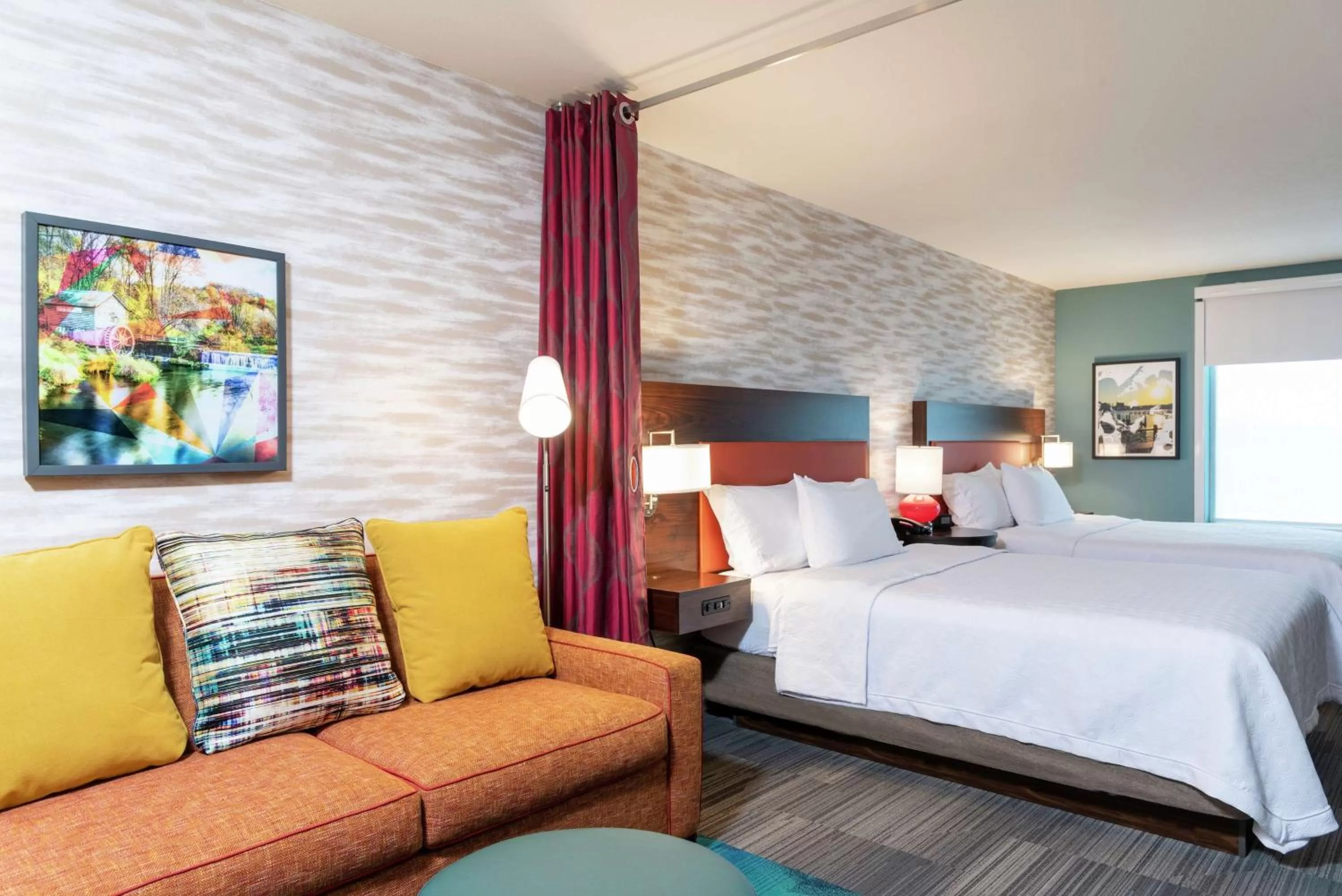 Living room, Bed in Home2 Suites By Hilton Appleton, Wi