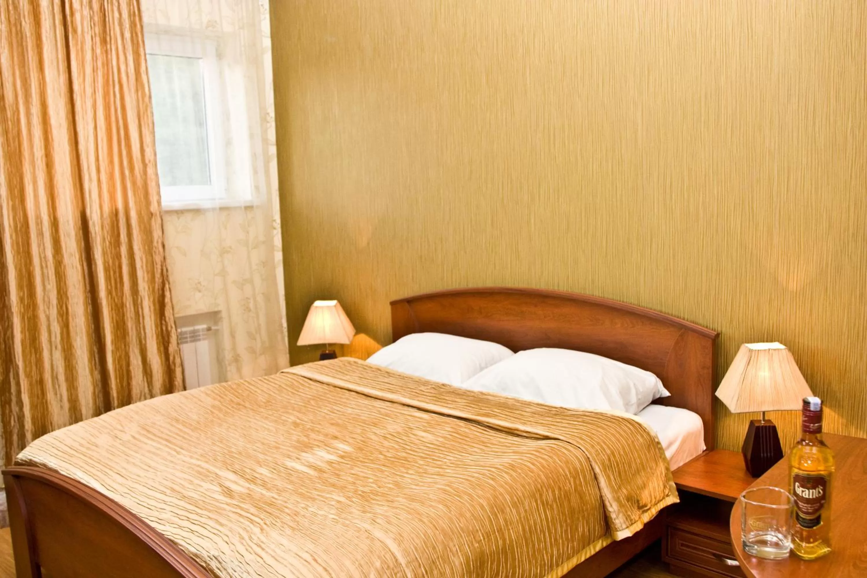 Bedroom, Bed in Laguna Hotel