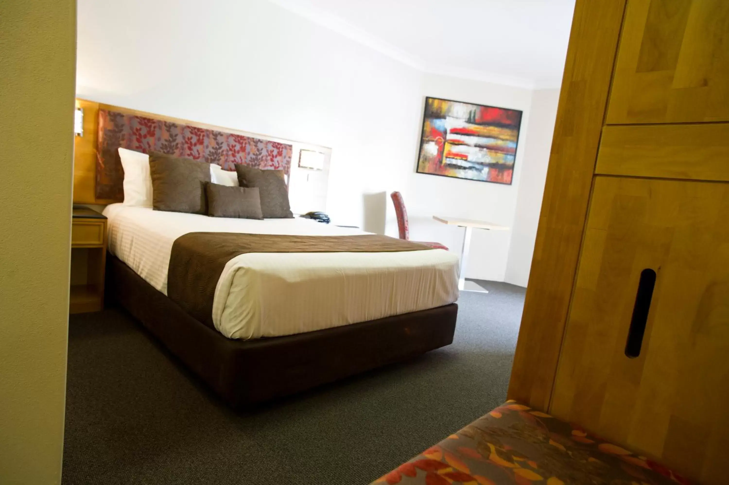 Photo of the whole room, Bed in Noah's Mid City Motor Inn Muswellbrook