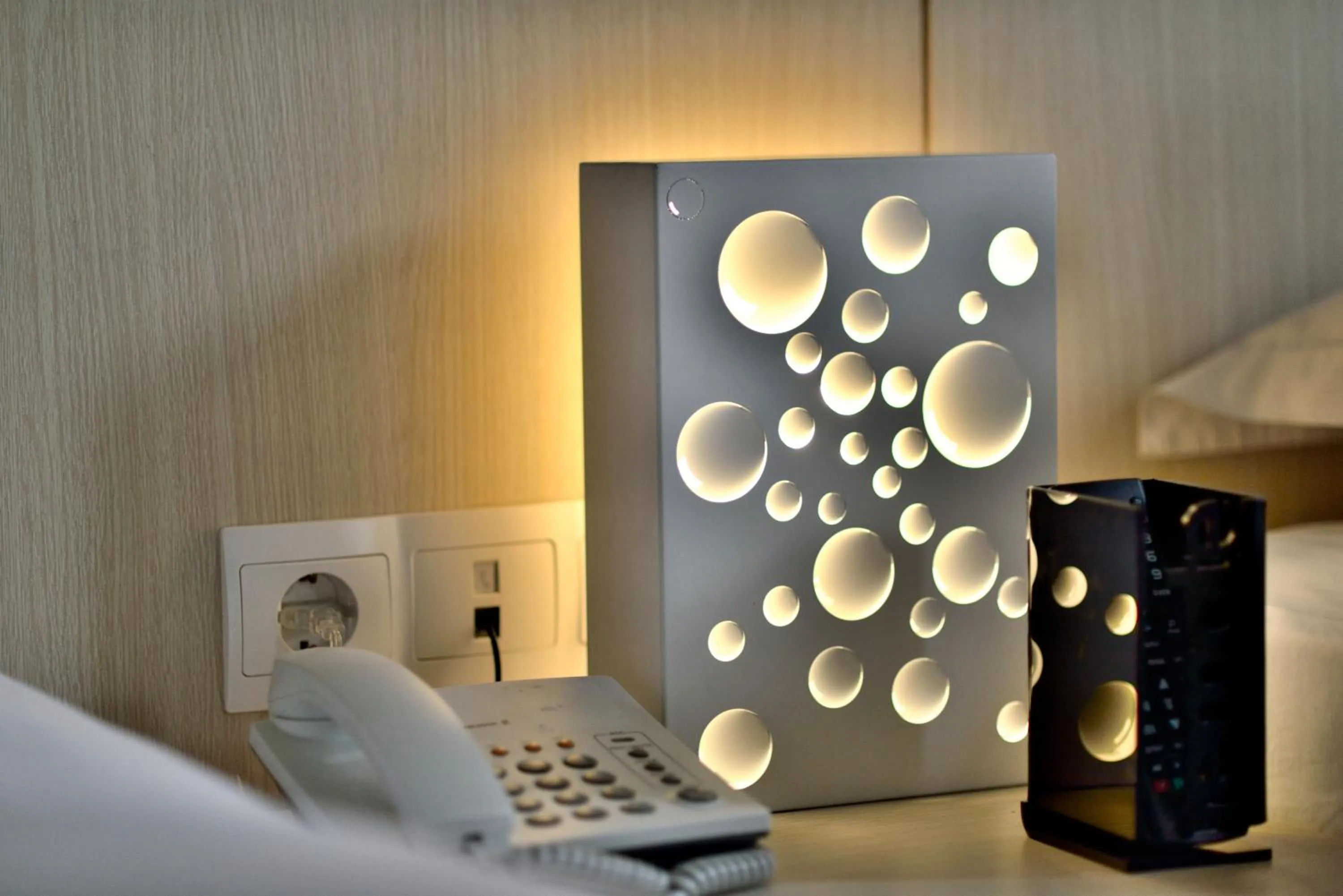 Bed in Zodiak Kebon Kawung by KAGUM Hotels