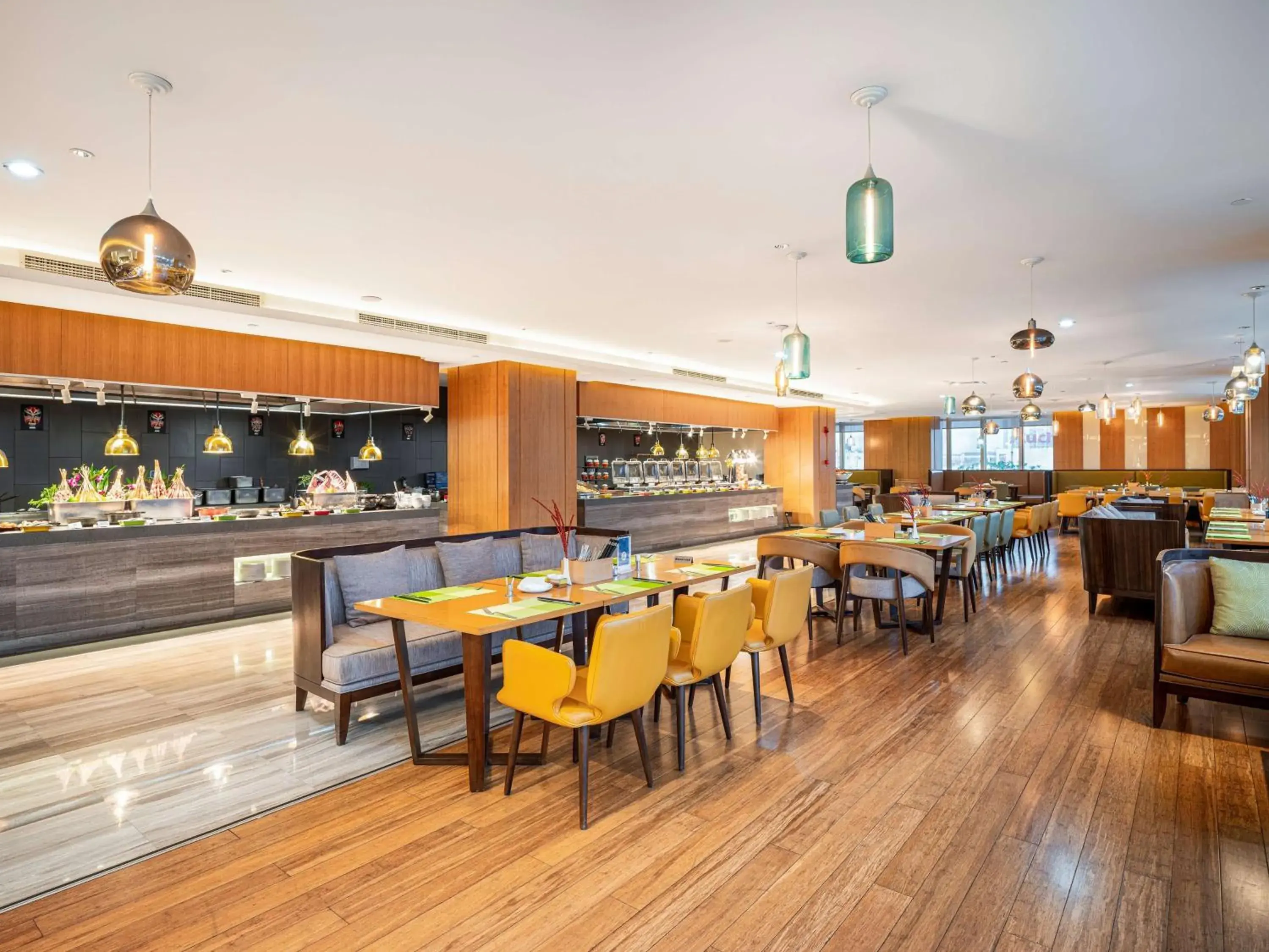 Dining area, Restaurant/Places to Eat in Hilton Garden Inn Chengdu Huayang