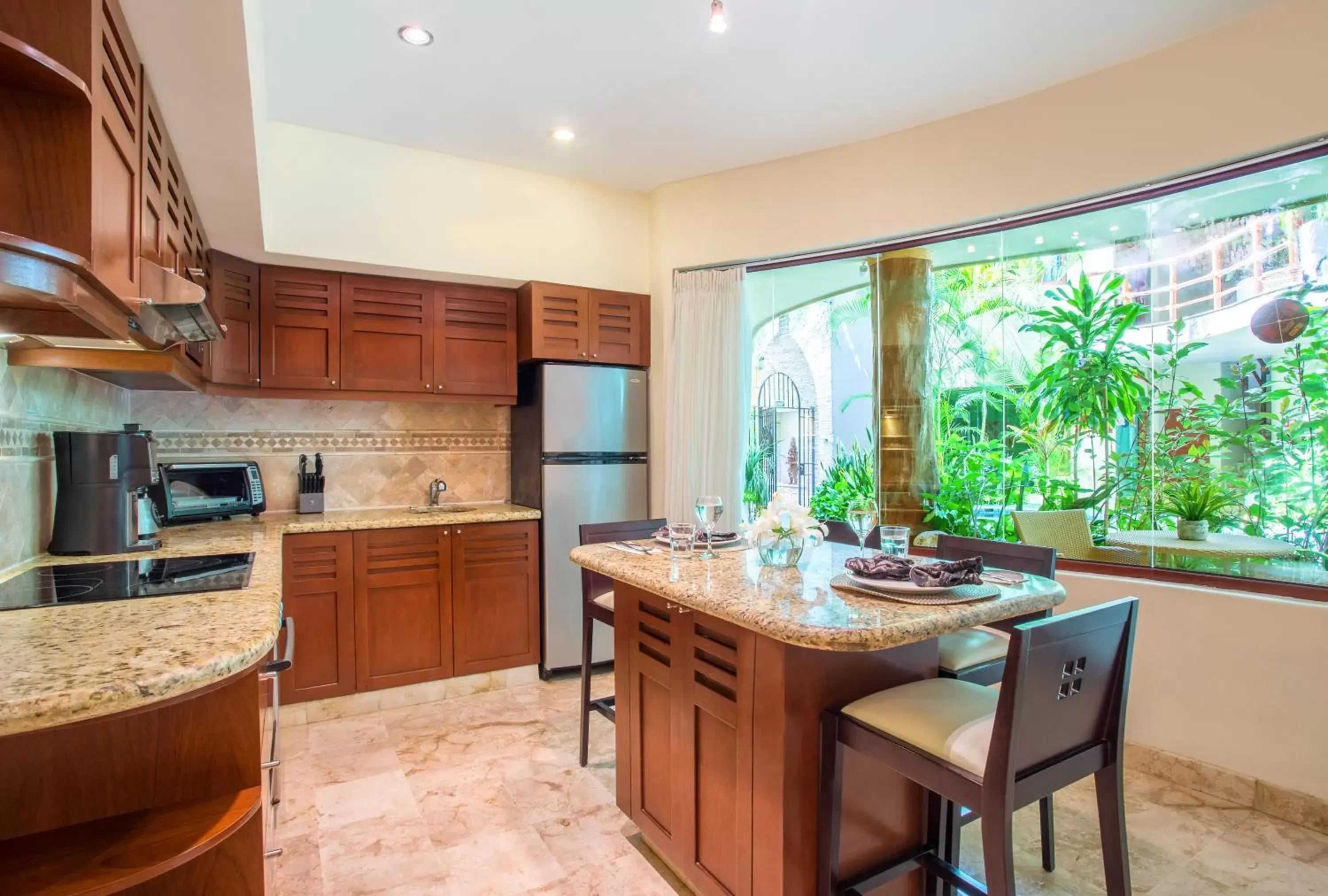 Kitchen or kitchenette, Kitchen/Kitchenette in Maya Villa Condo Hotel and Beachclub