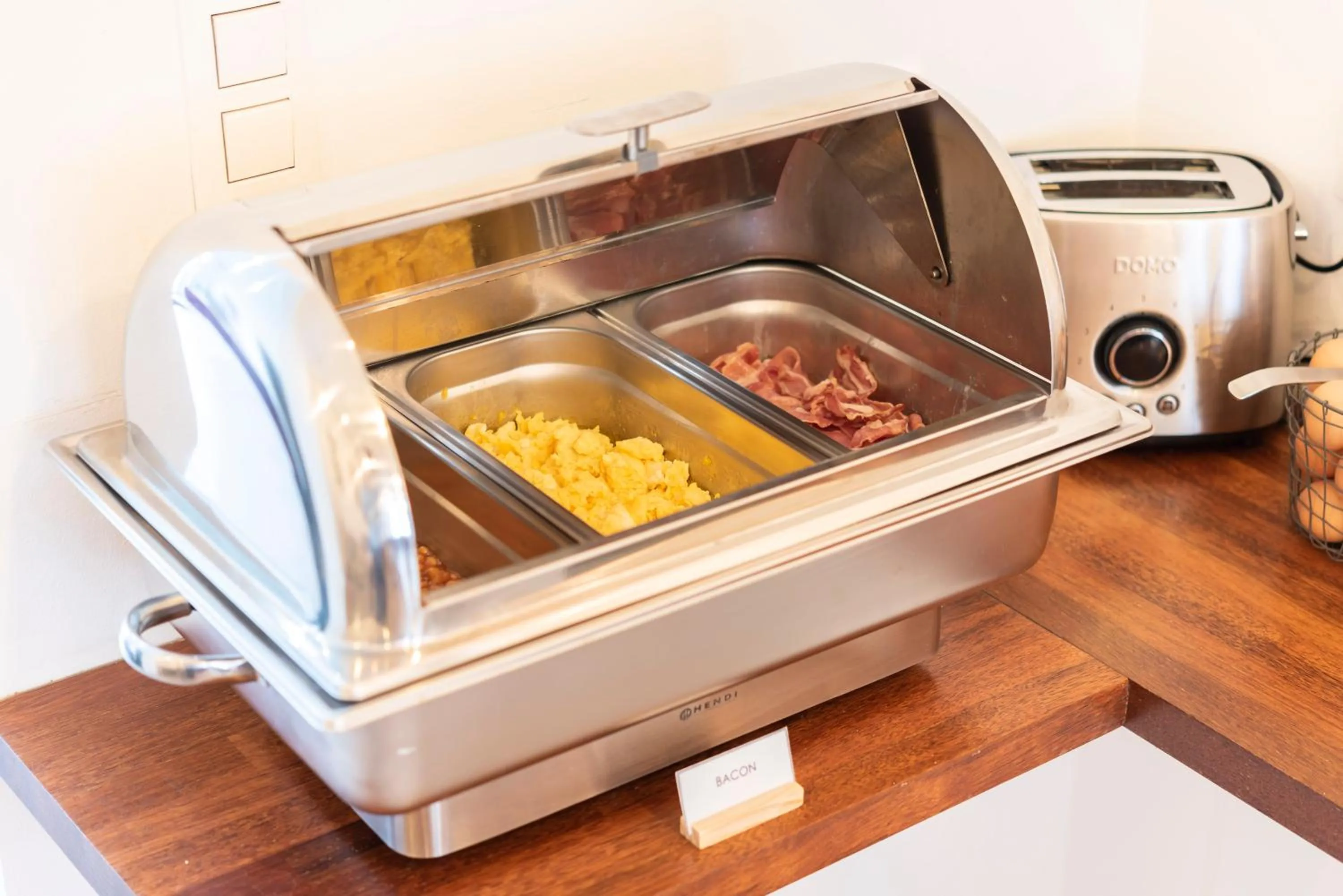 Buffet breakfast in Beverly Hills Hotel