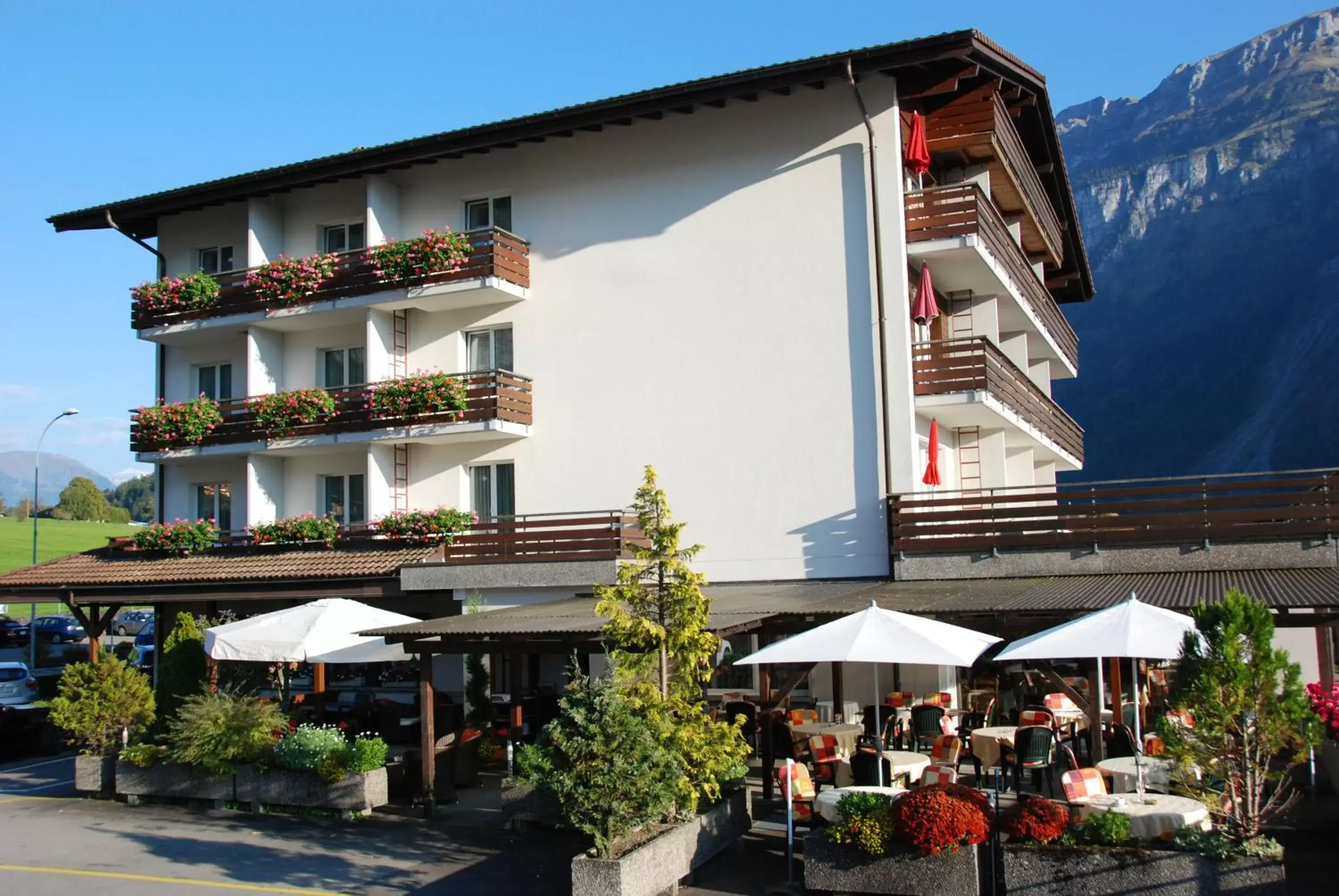 Facade/entrance, Property Building in Hotel Brienz