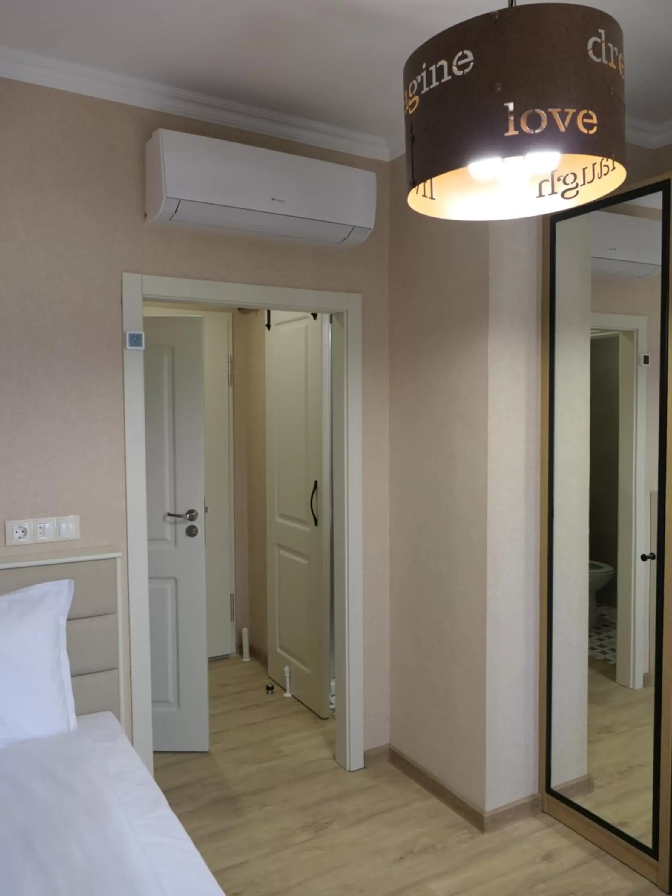 Single Room in Hotel MEDITERRANEO Single Room in Hotel MEDITERRANEO