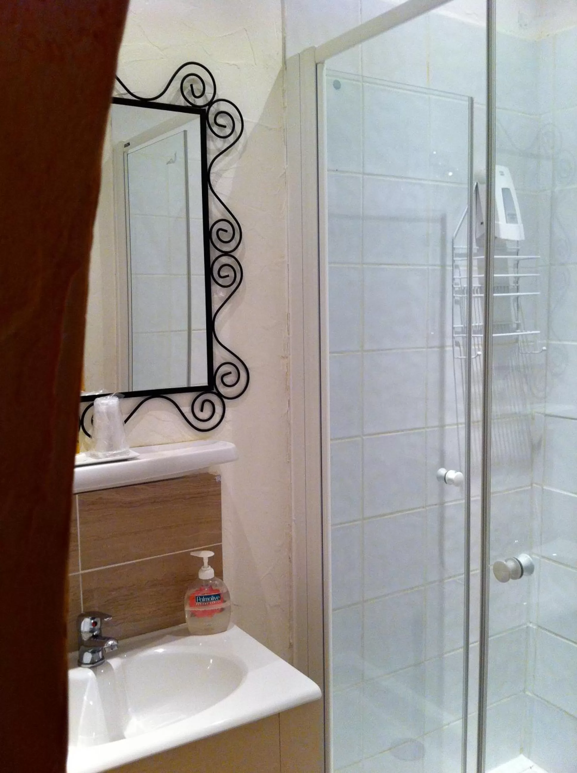 Shower in Hotel Cote Patio