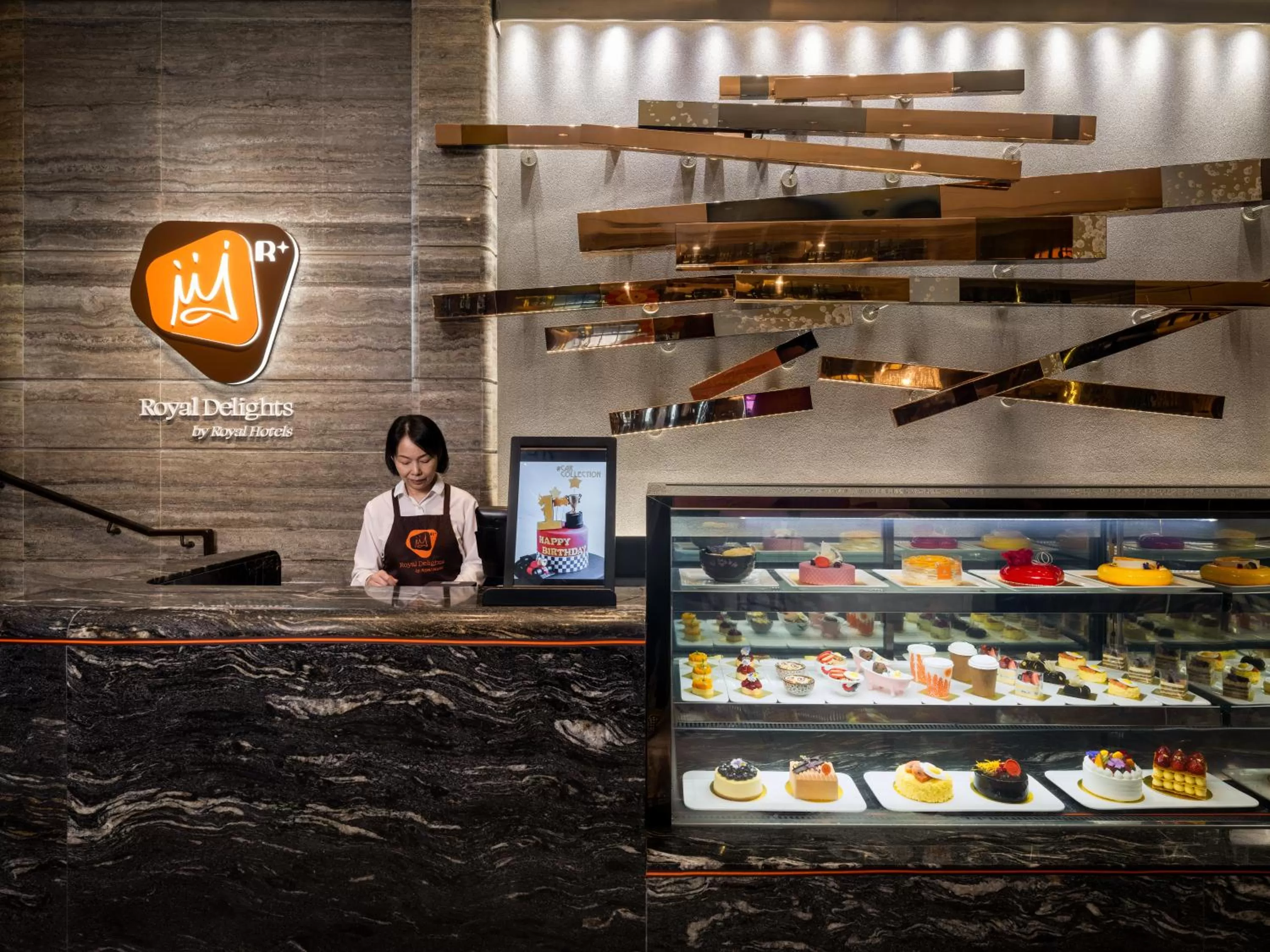 Restaurant/places to eat in Royal Plaza Hotel