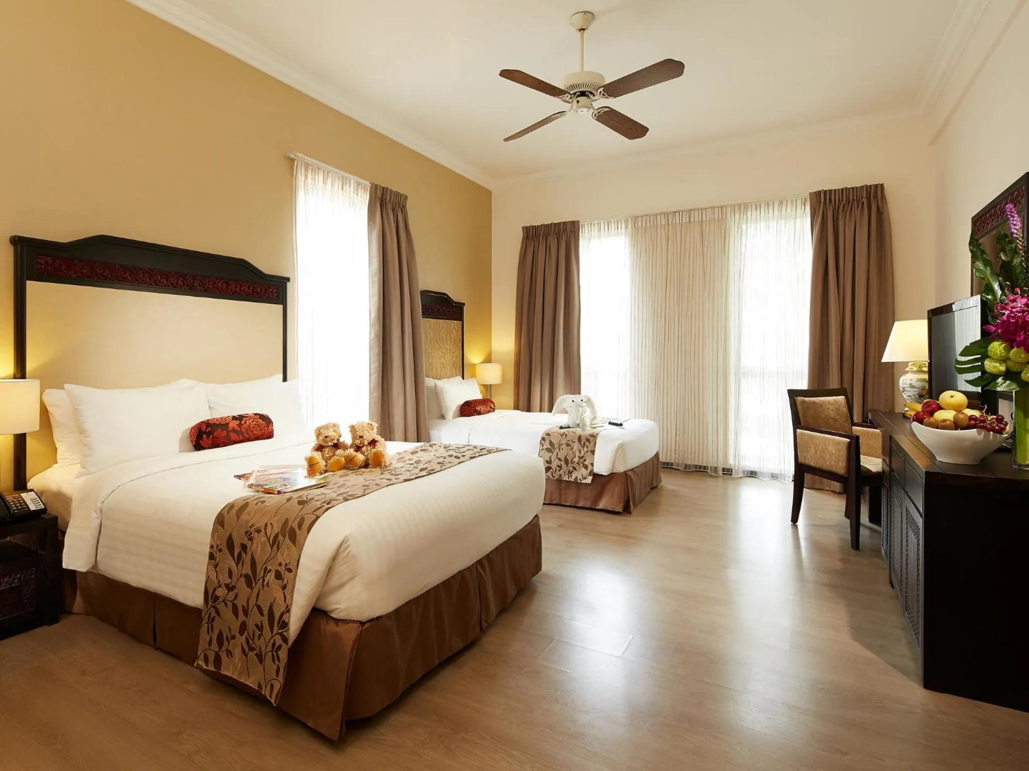 Photo of the whole room, Bed in Village Hotel Albert Court by Far East Hospitality