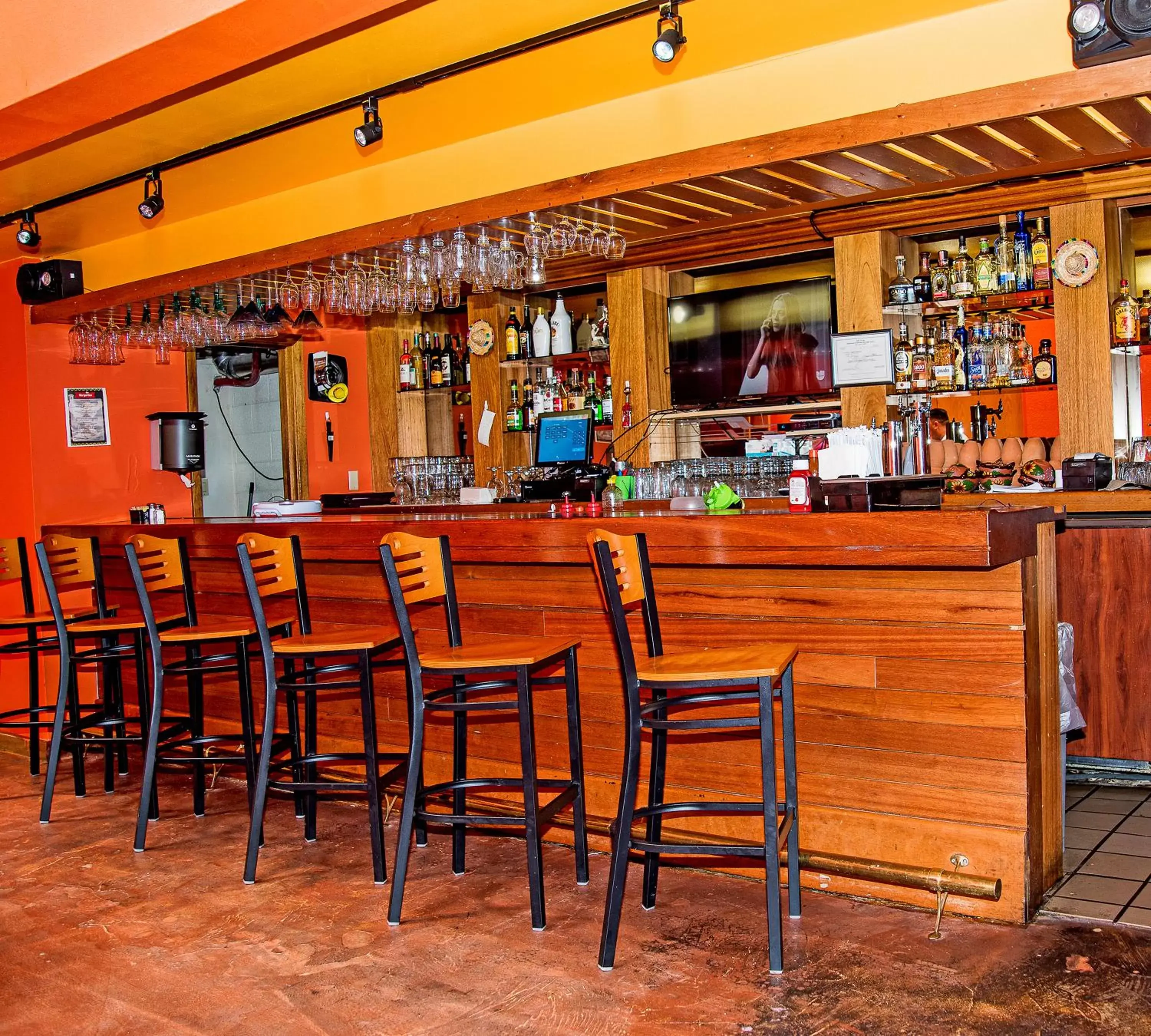 Lounge or bar in Ramada by Wyndham Cedar City Lounge or bar in Ramada by Wyndham Cedar City