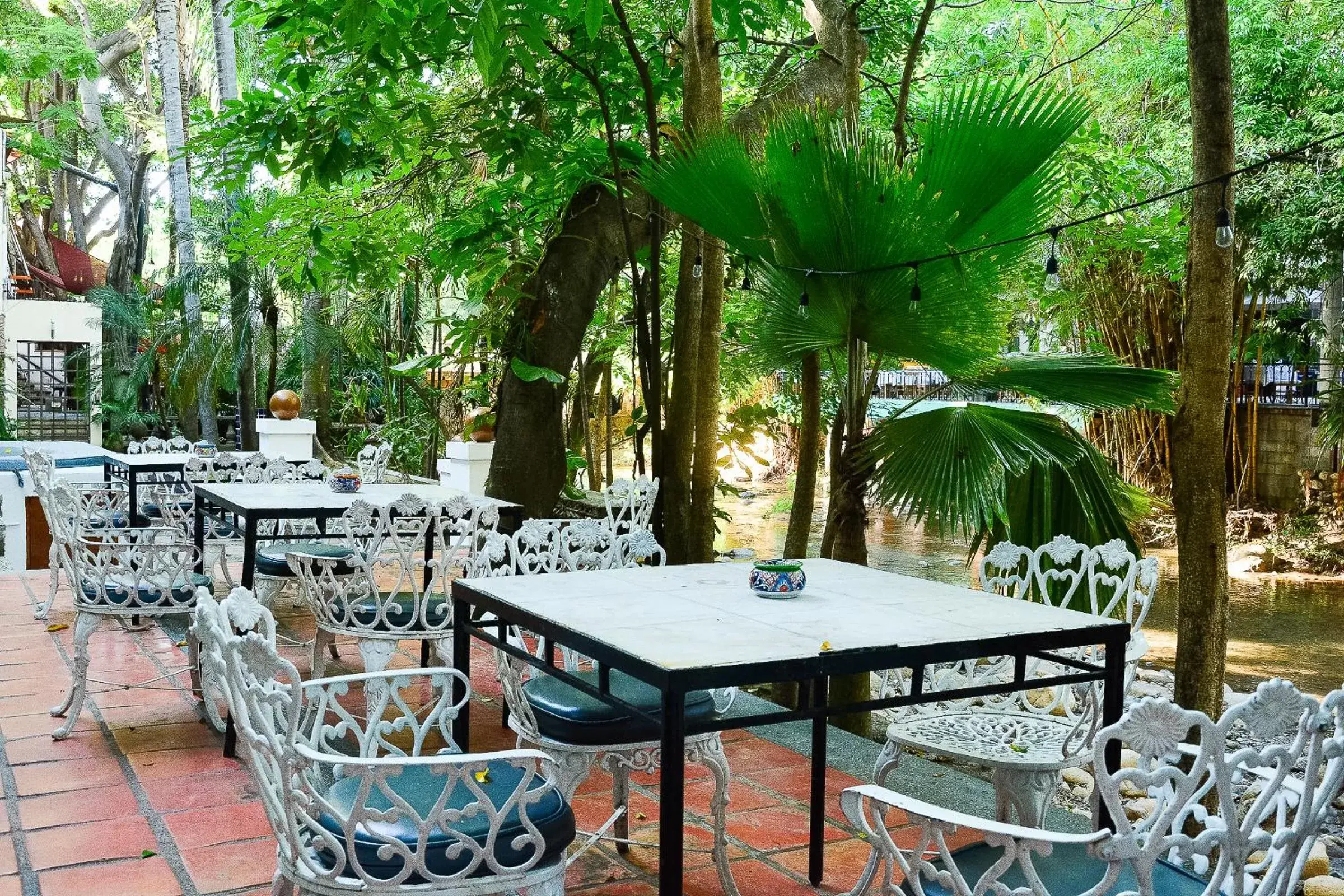 Patio, Restaurant/Places to Eat in Garlands Del Rio
