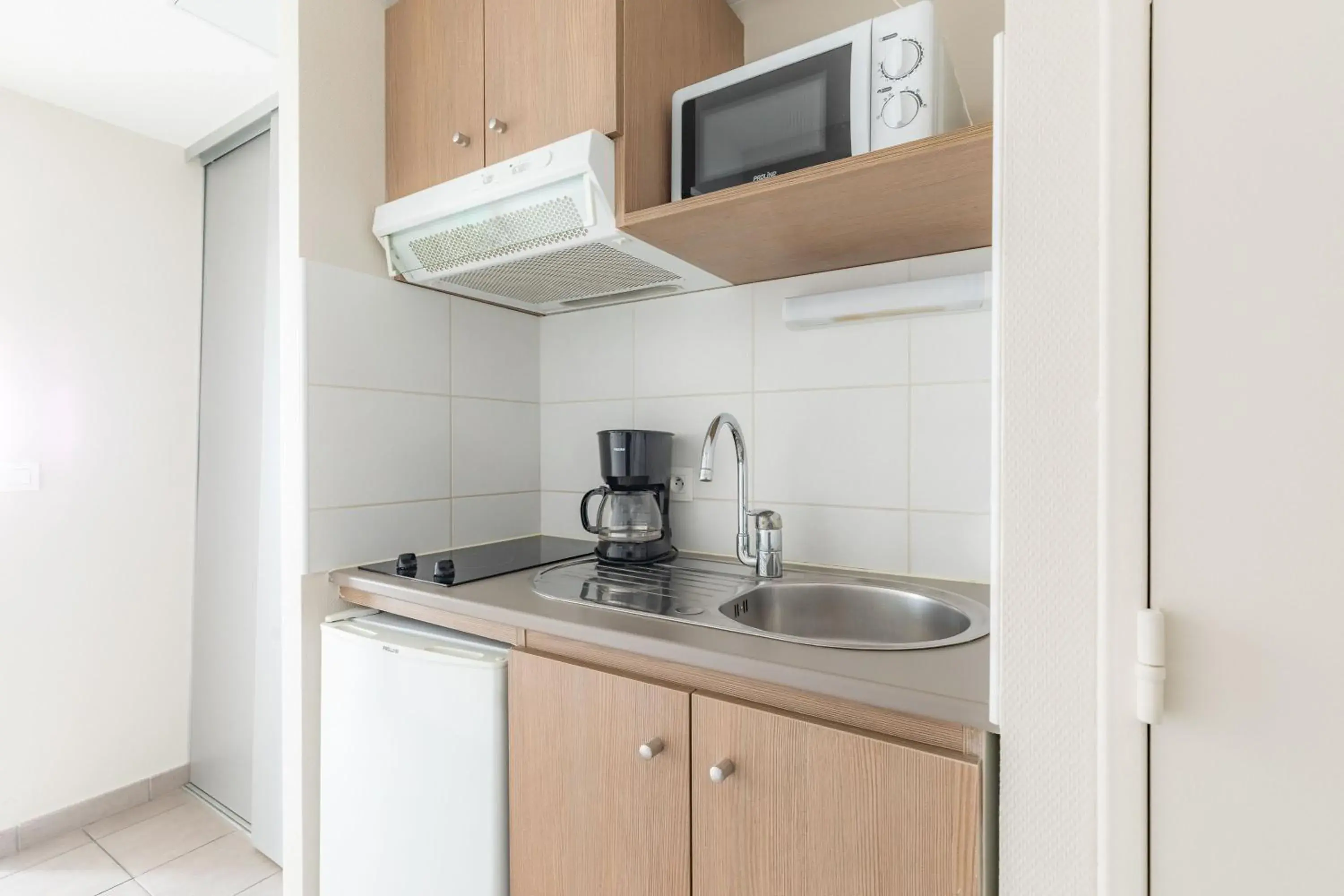 Kitchen or kitchenette, Kitchen/Kitchenette in Appart'City Valence Centre