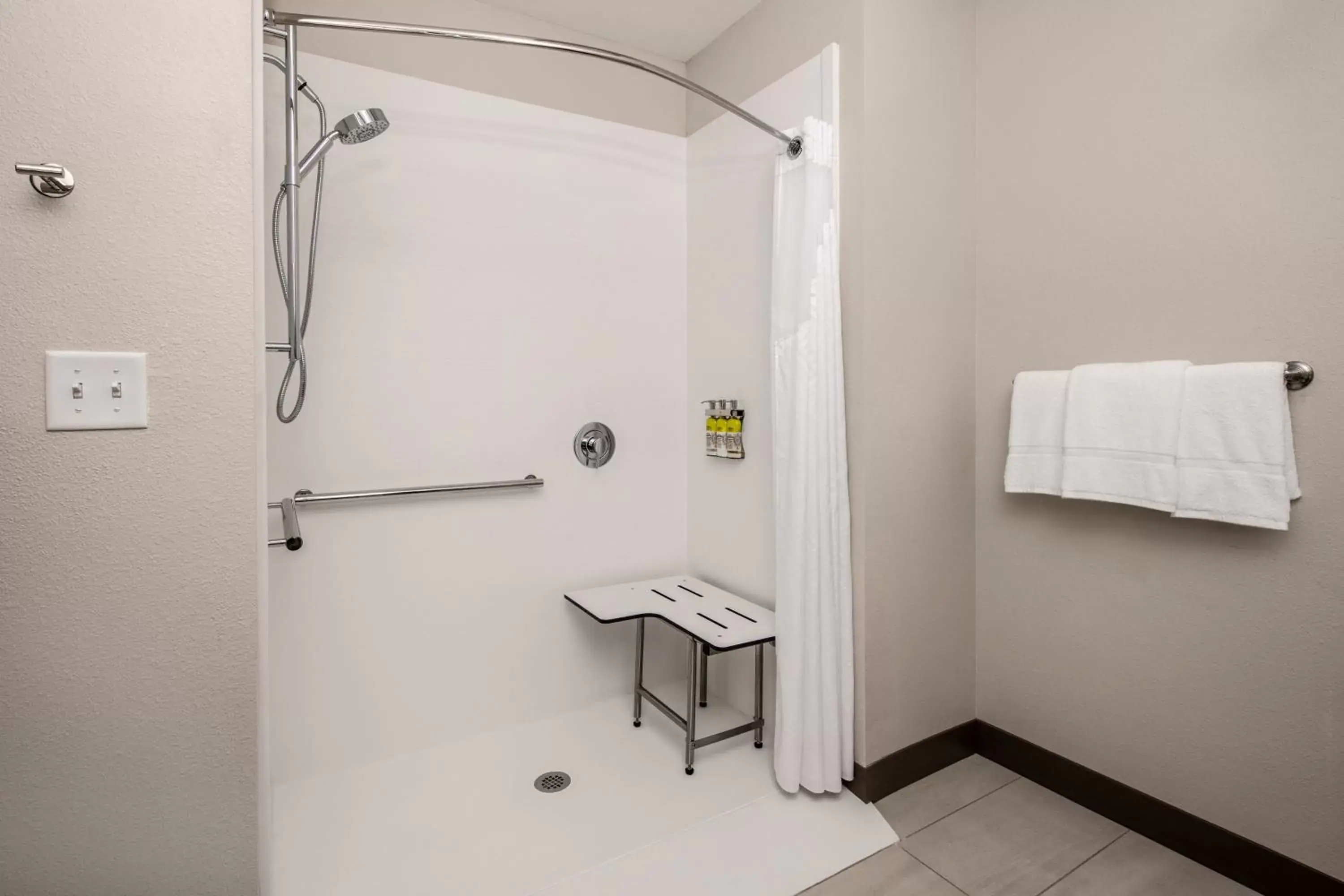 Photo of the whole room, Bathroom in Holiday Inn Express & Suites - Ft Myers Beach-Sanibel Gateway, an IHG Hotel