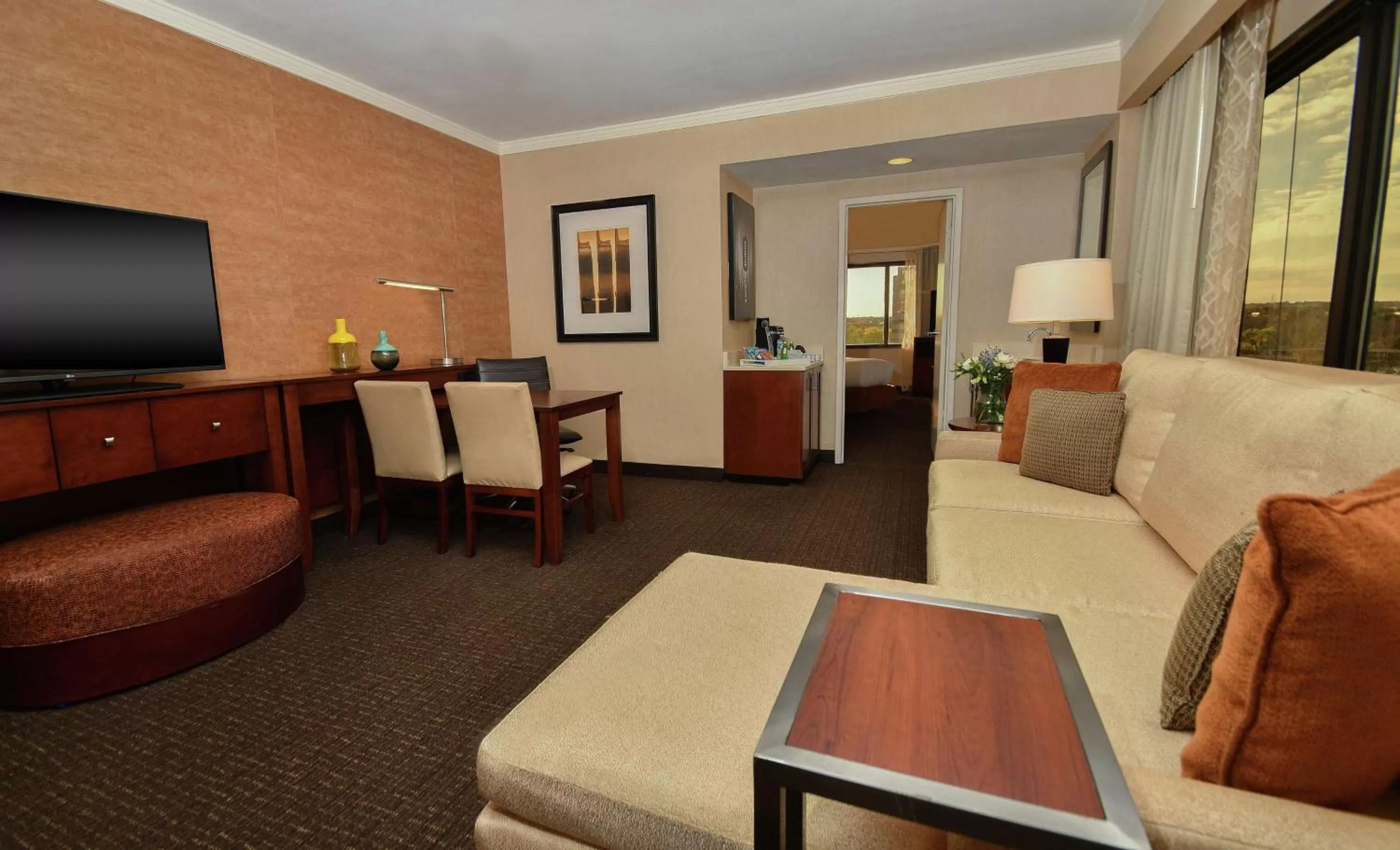 Bedroom in Embassy Suites by Hilton Austin Downtown South Congress