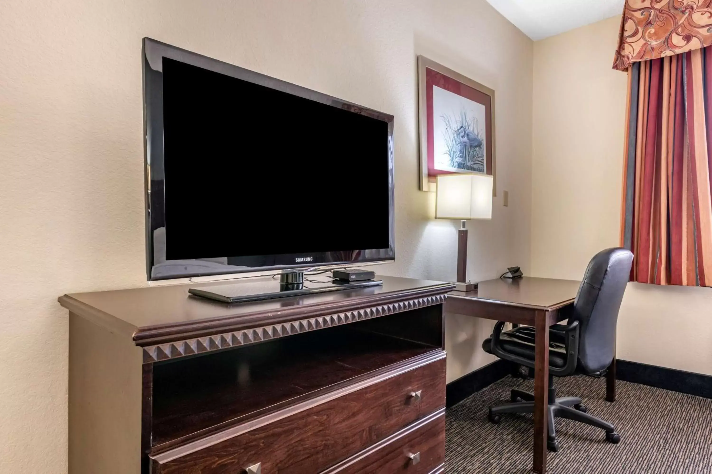 TV and multimedia, TV/Entertainment Center in Best Western Gateway Grand